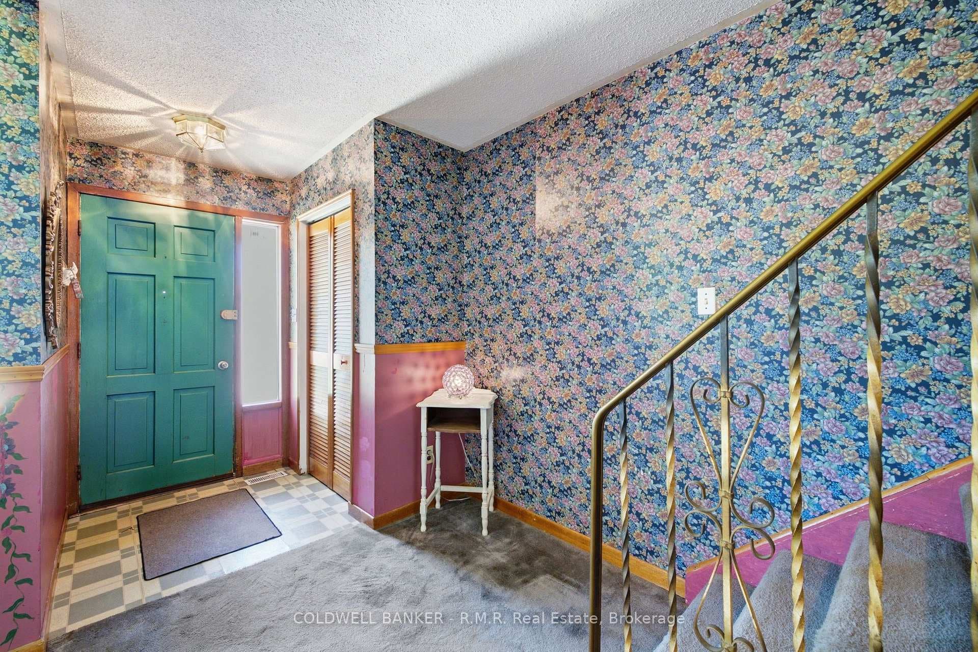 358 Camelot Court photo 20
