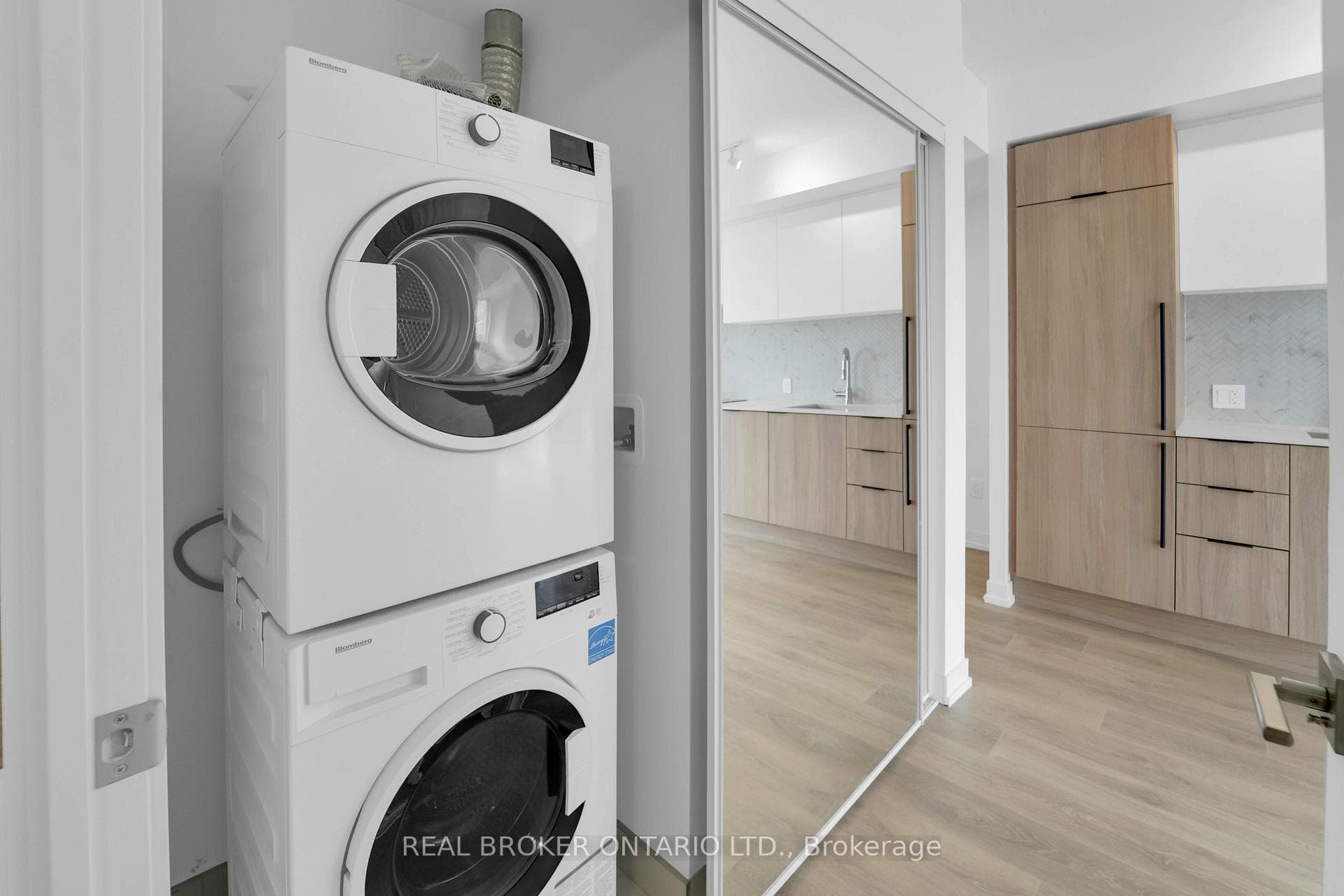 82 Dalhousie Street Unit 1802 photo 24