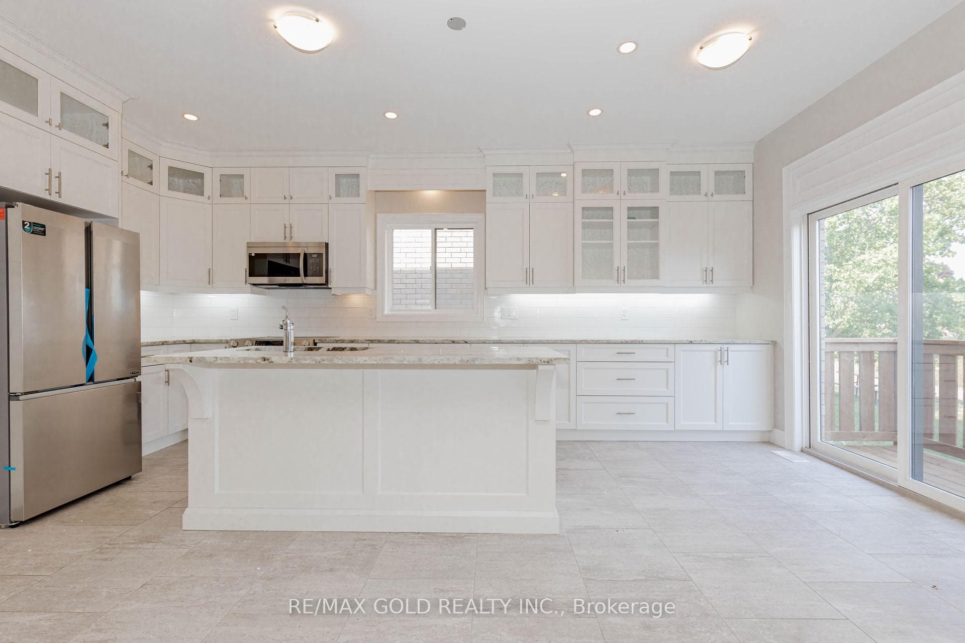 61 Eleanor Avenue Unit Upstairs photo 16