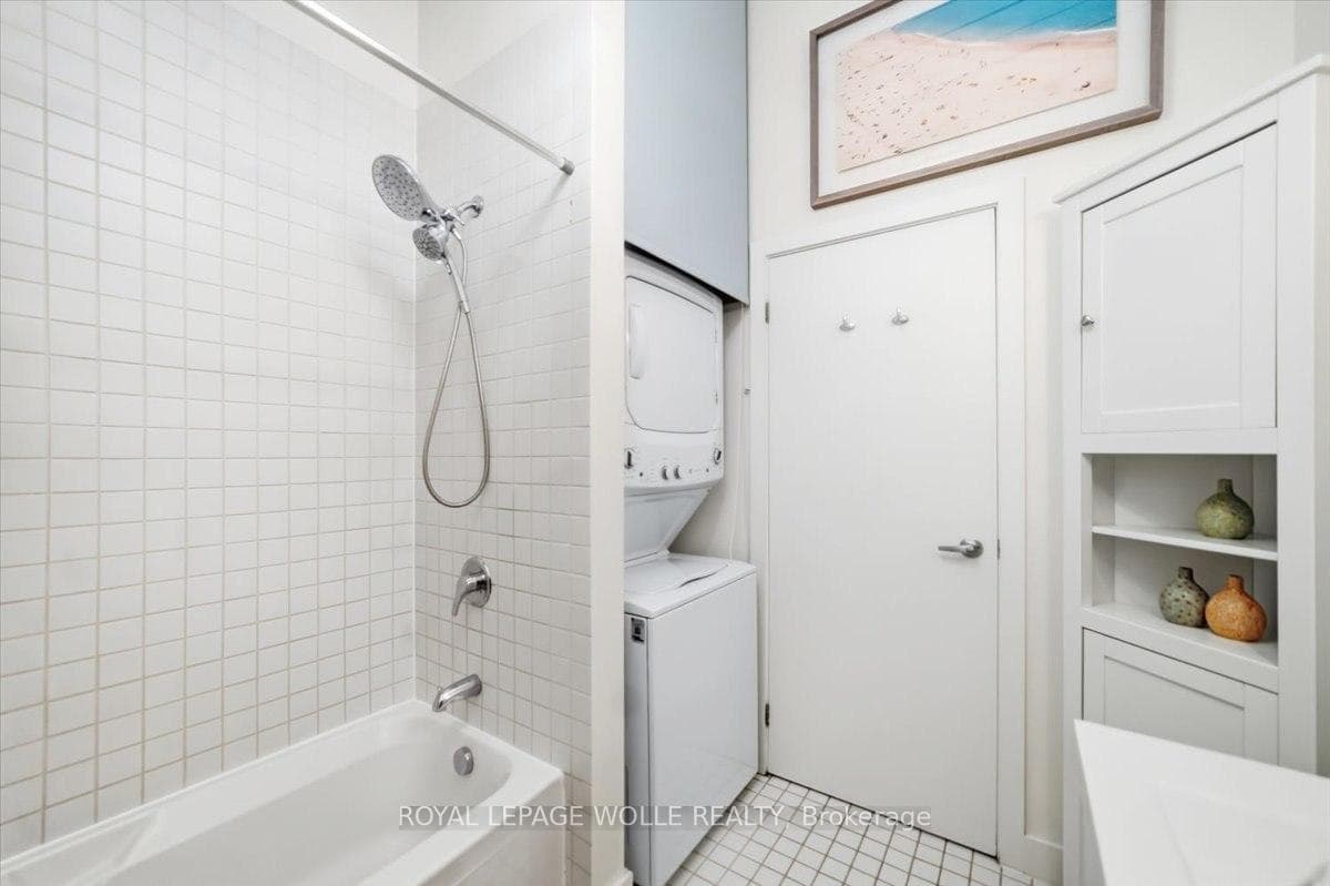 326 Carlaw Avenue Unit 211 photo 32