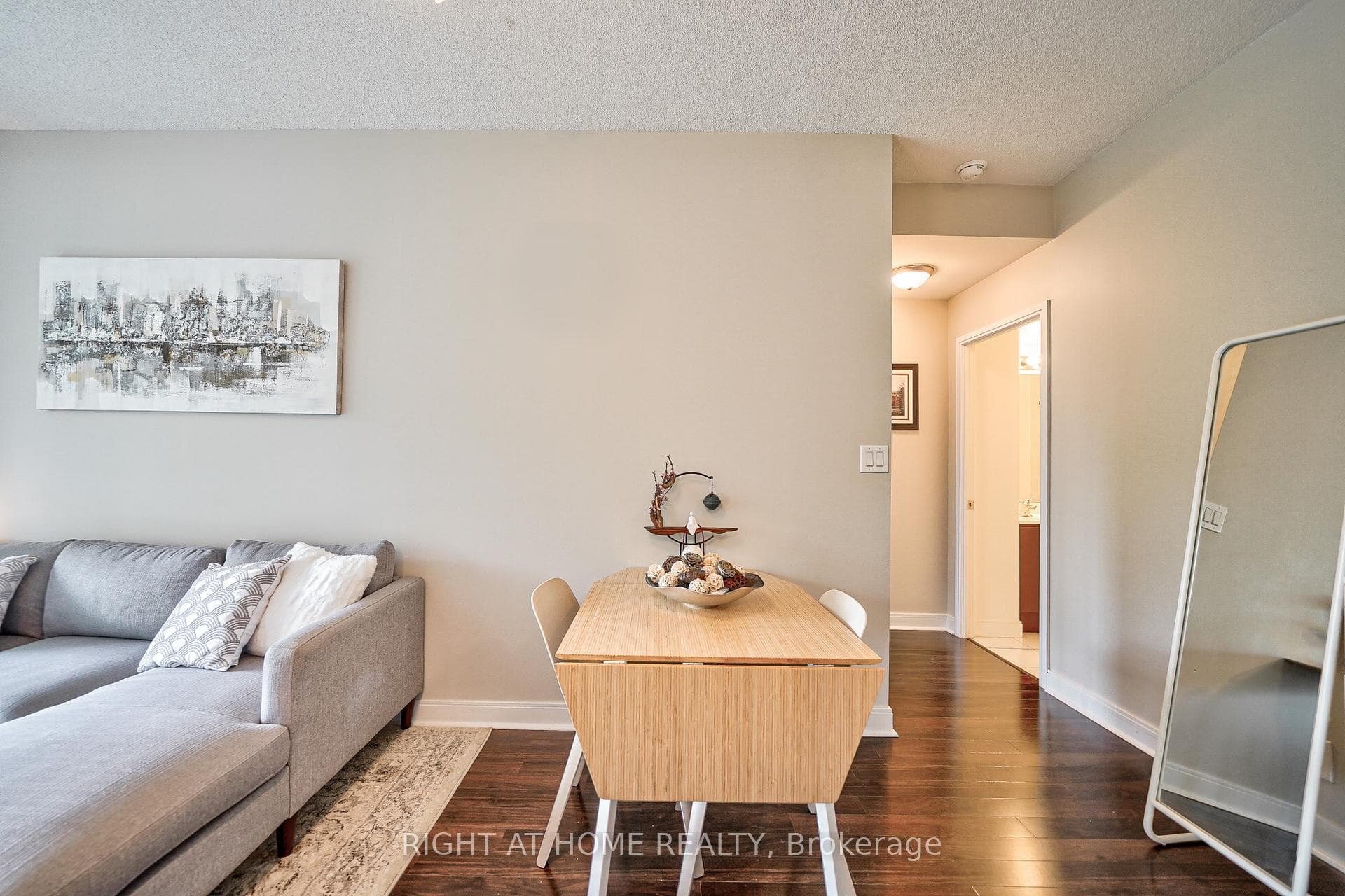 60 Absolute Avenue Unit 301 photo 17