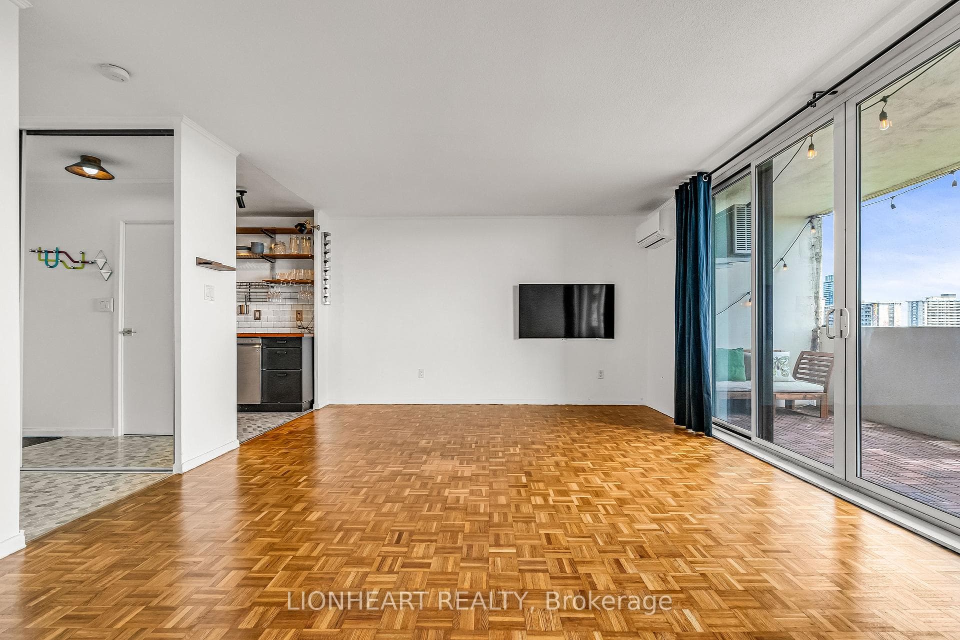 40 Homewood Avenue Unit 2608 photo 14