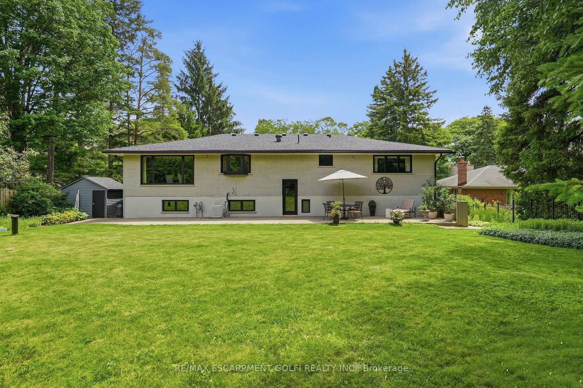 5 MAPLE Avenue photo 43