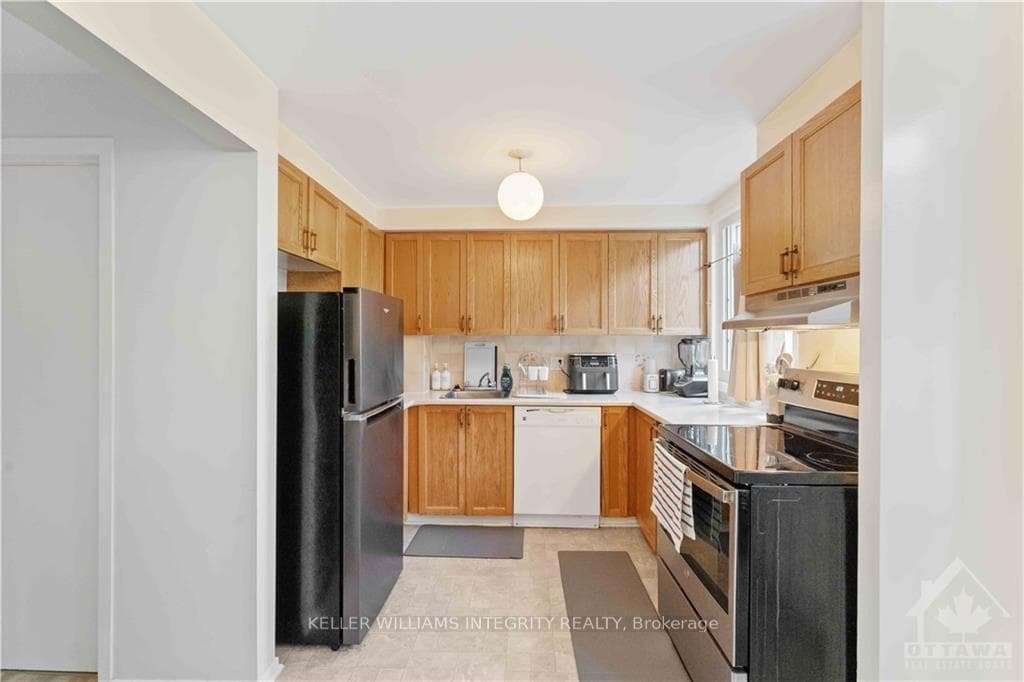 6704 JEANNE D'ARC Boulevard Unit B photo 14