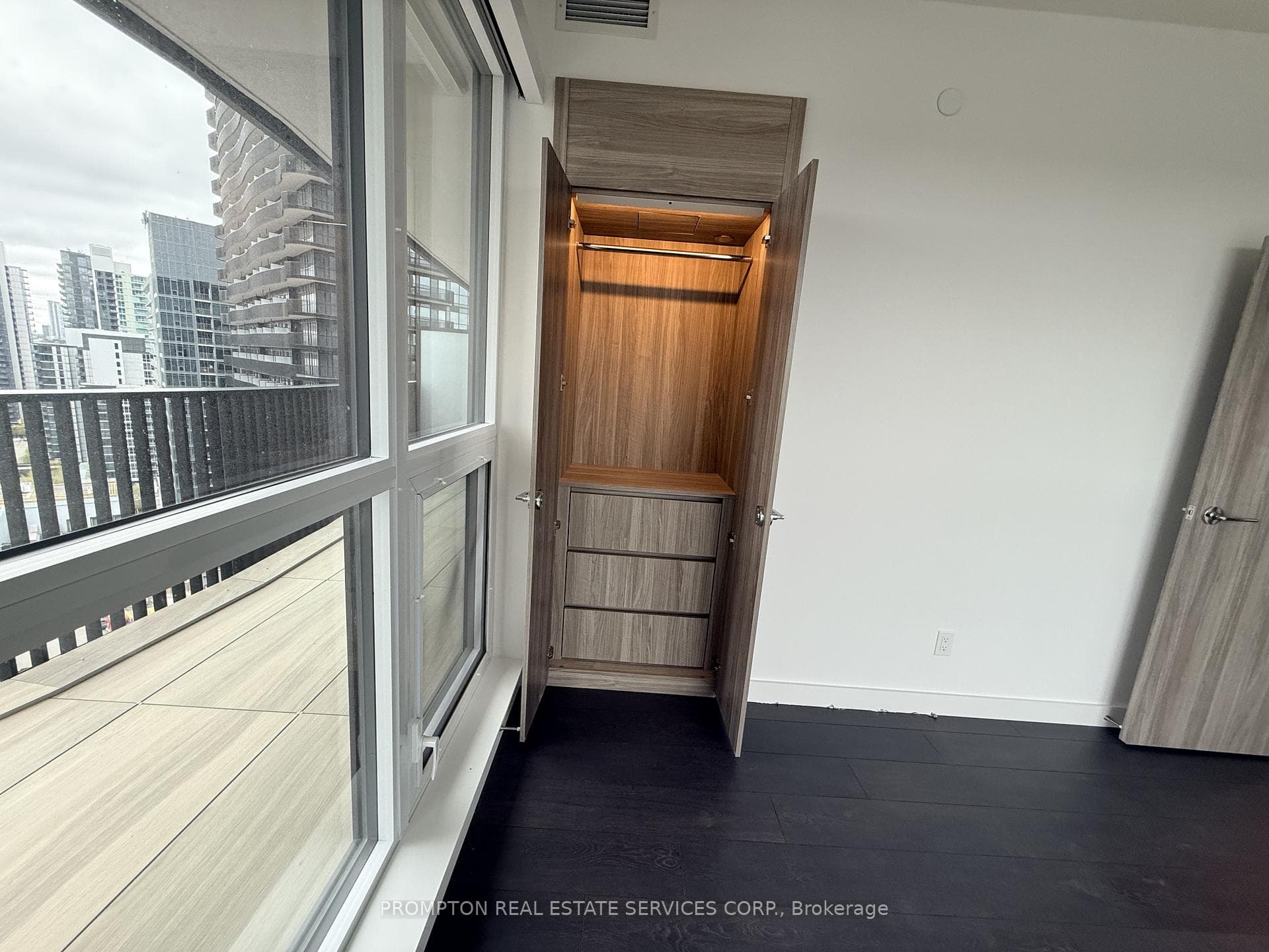 18 Esther Shiner Boulevard Unit 1605 photo 12