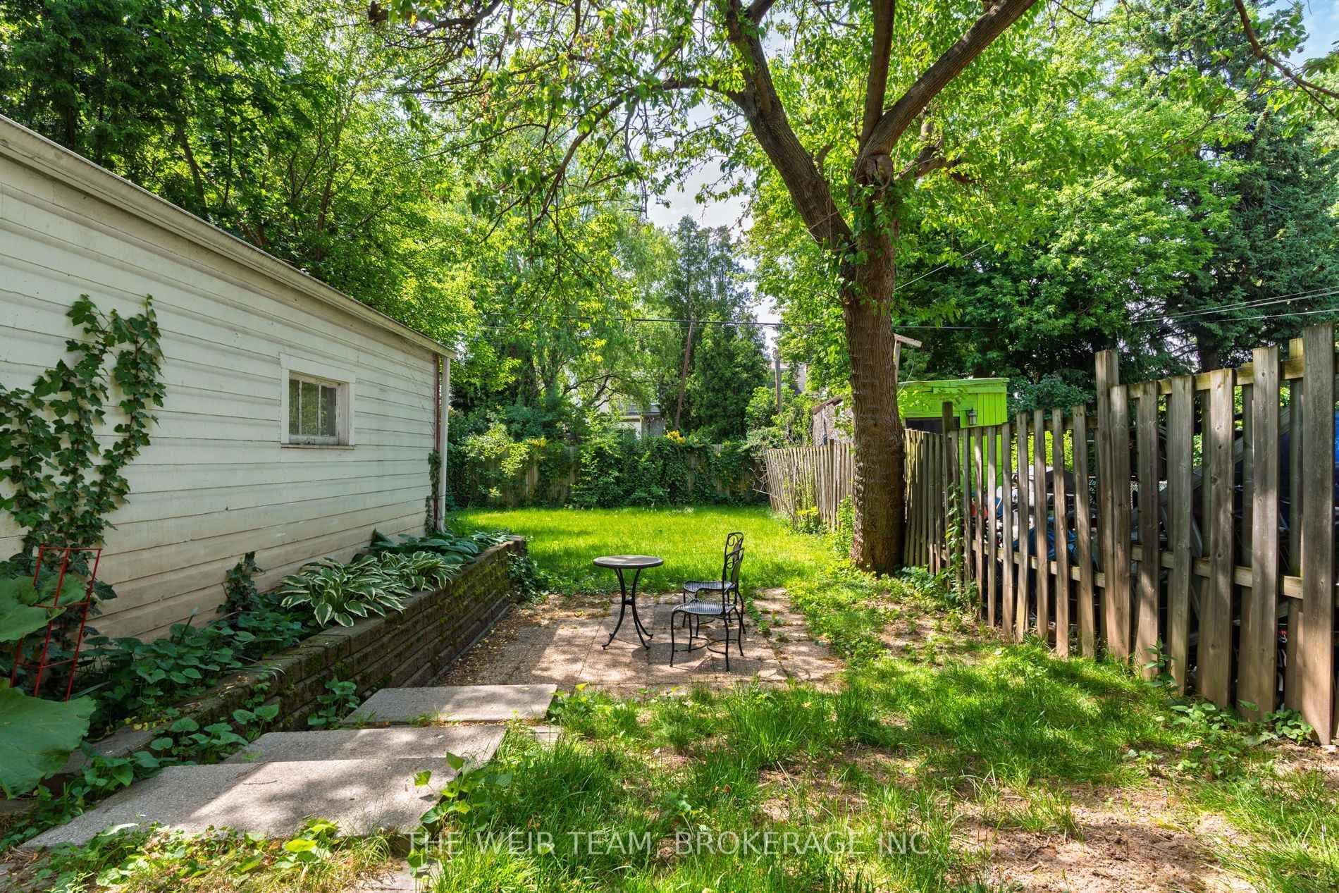 226 Ottawa Street photo 34