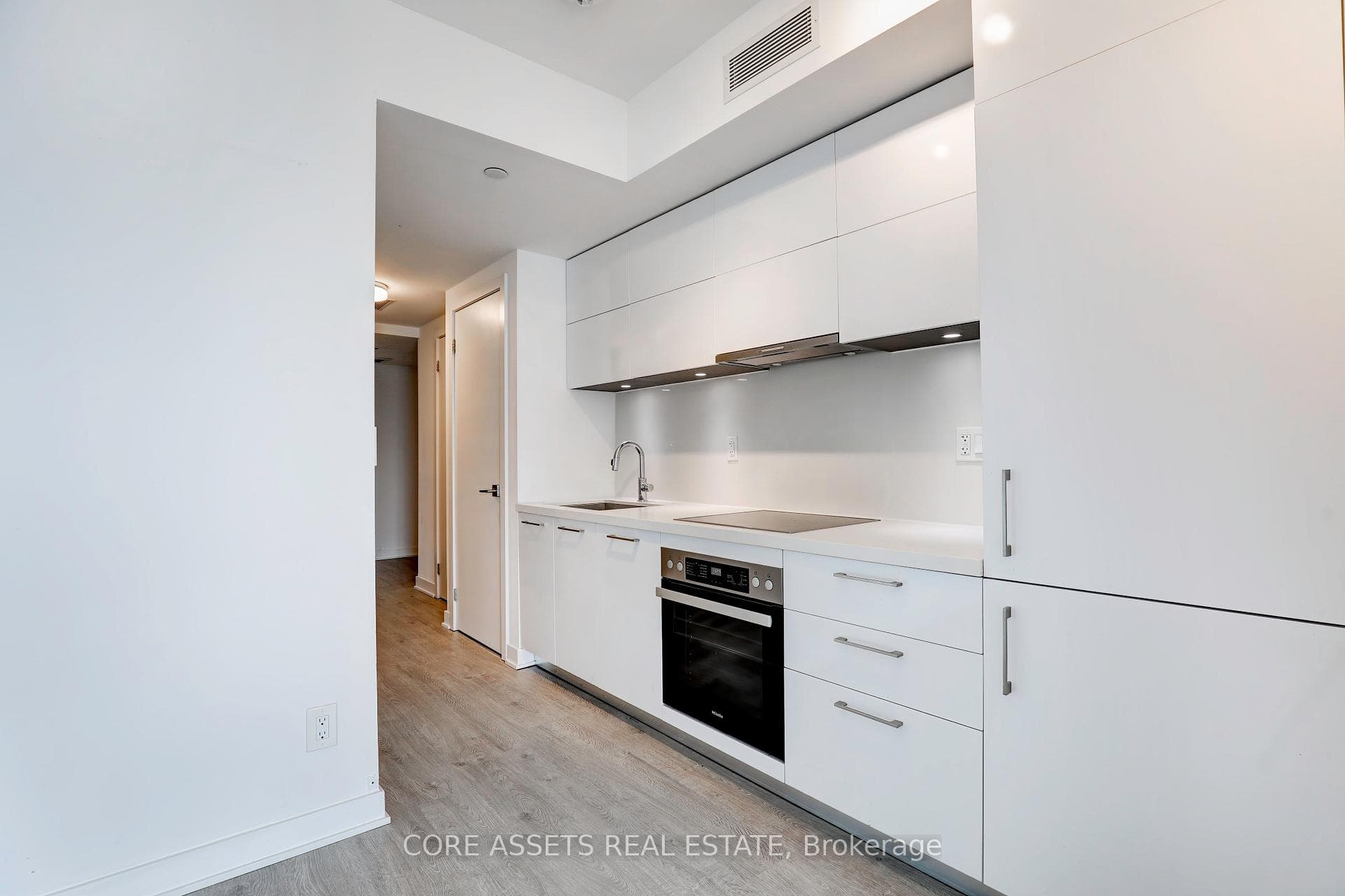 188 Cumberland Street Unit 2011 photo 5