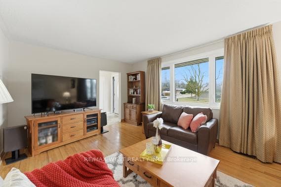 88 Redwater Drive photo 6