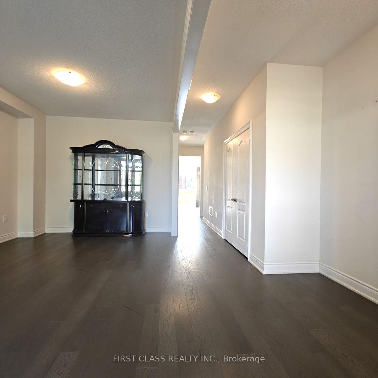 1538 Devine Point photo 6