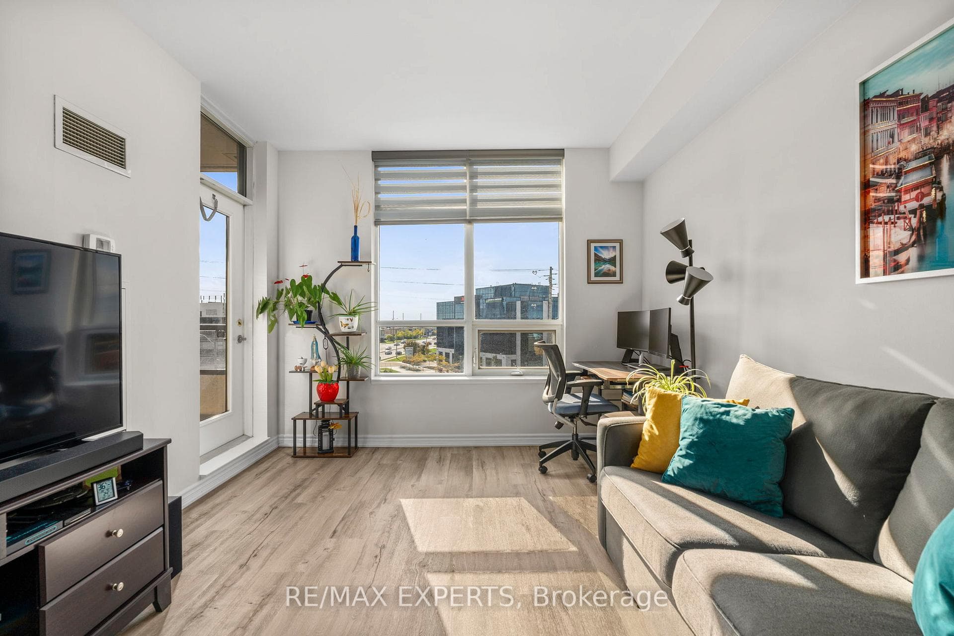 9225 Jane Street Unit 515 photo 12