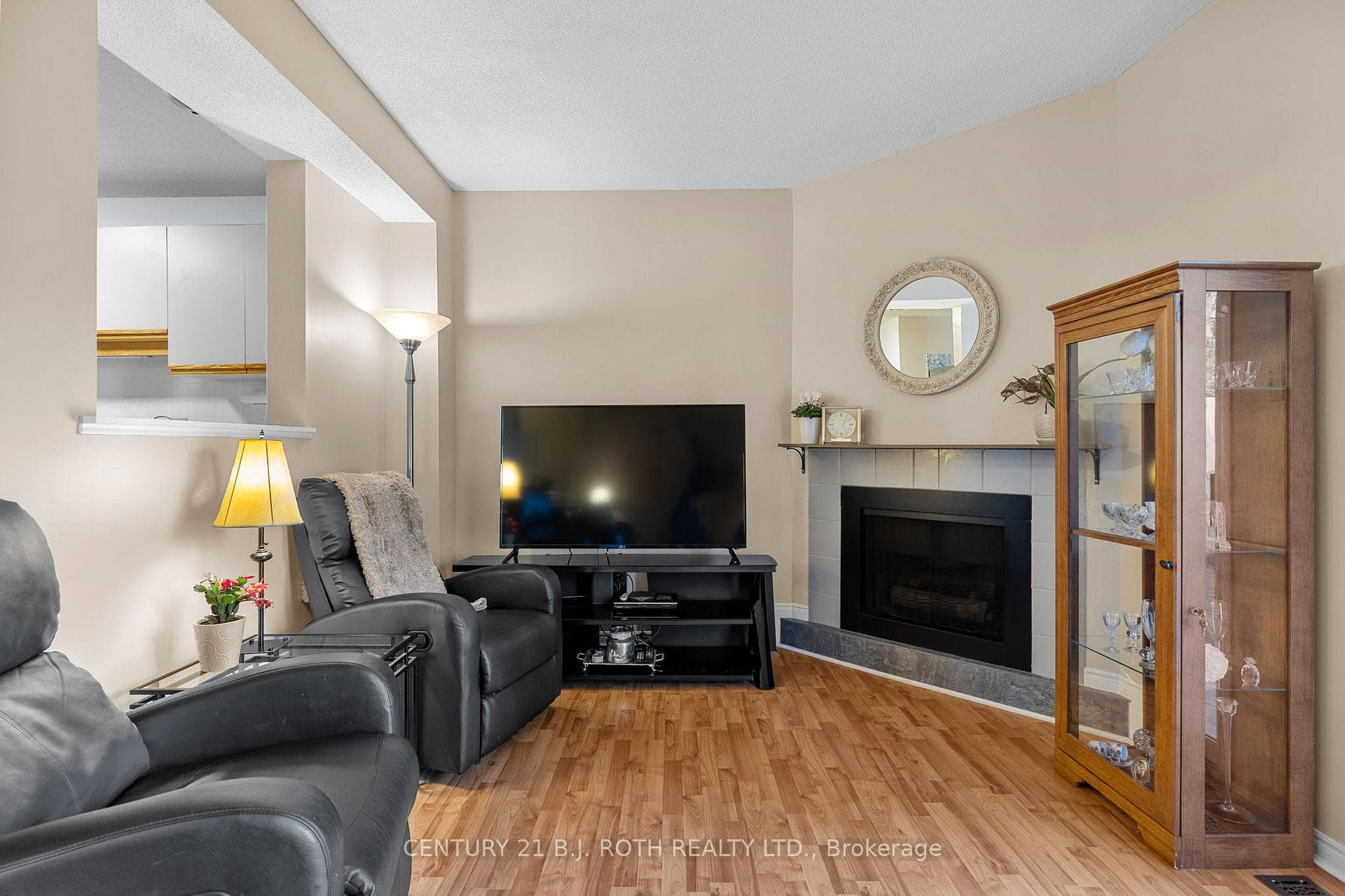 304 THOMAS Street Unit 4 photo 5