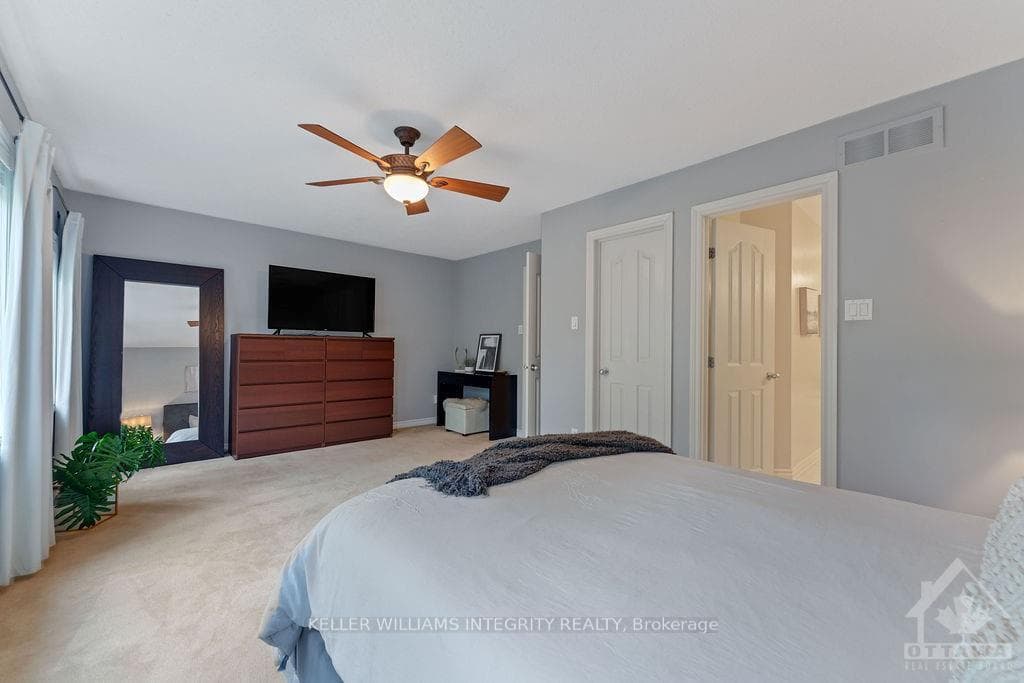 221 SADDLESMITH Circle photo 18