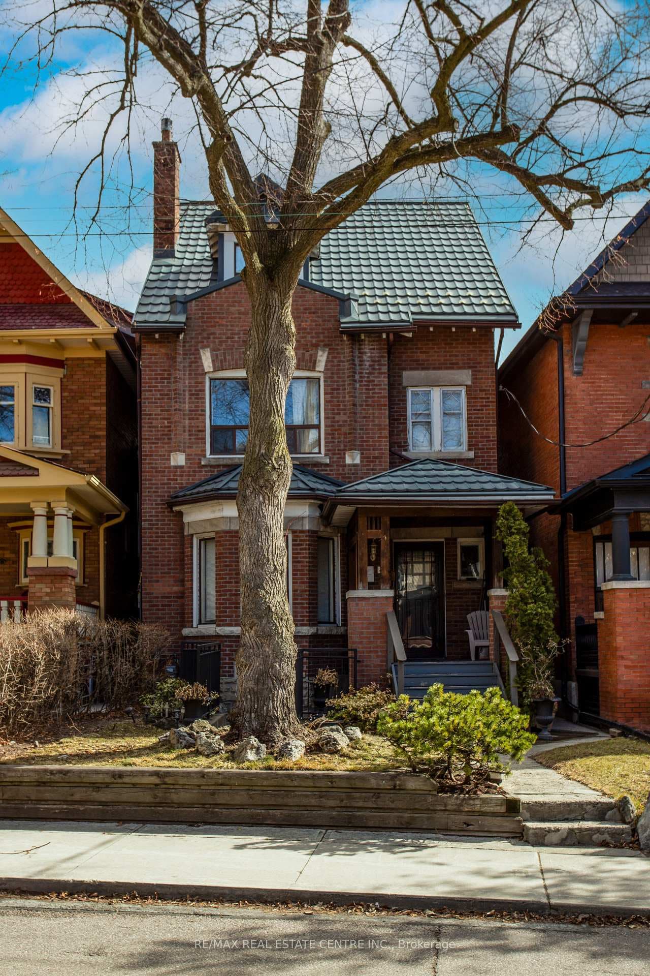 213 Indian Road photo 2