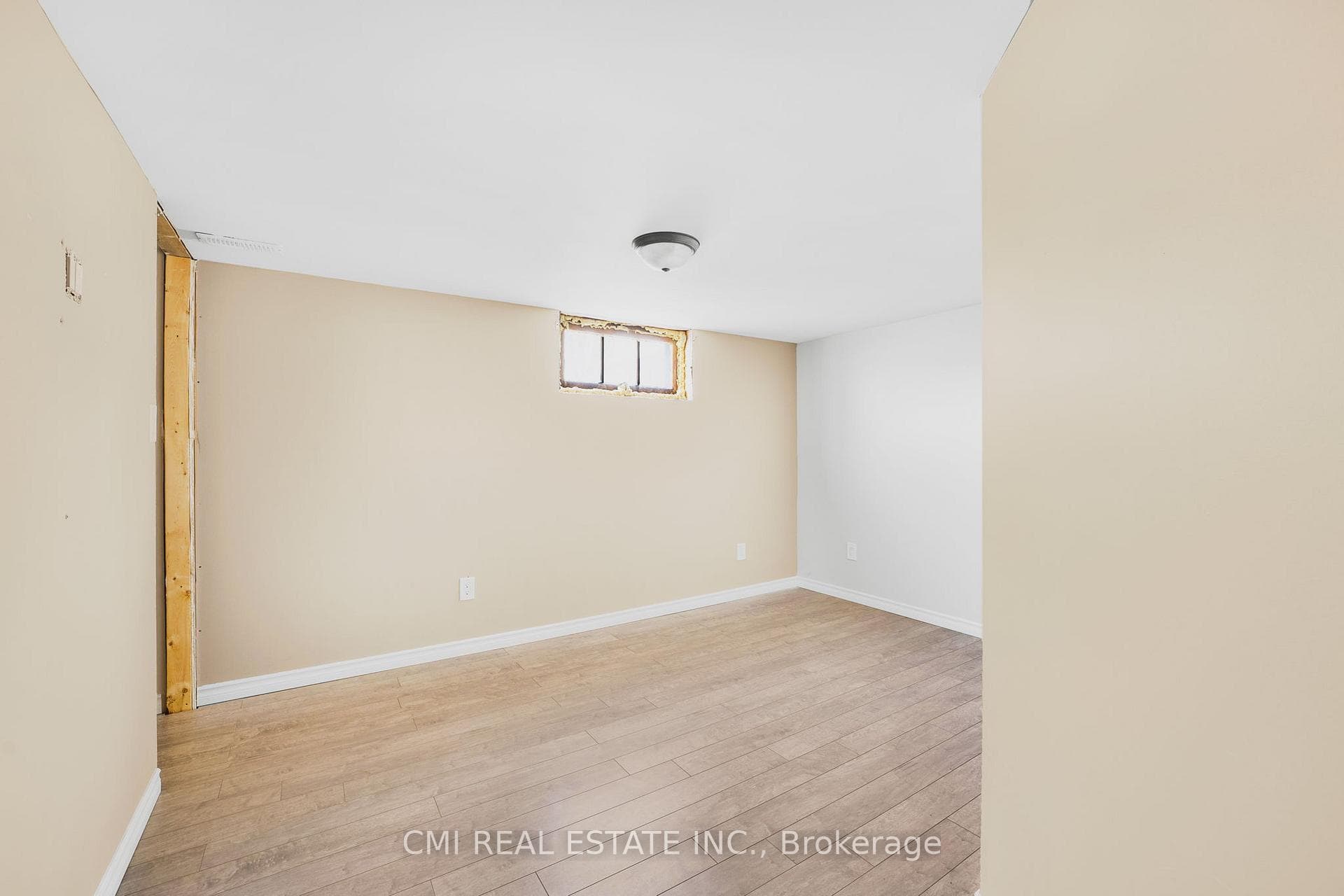 886 York Avenue photo 25