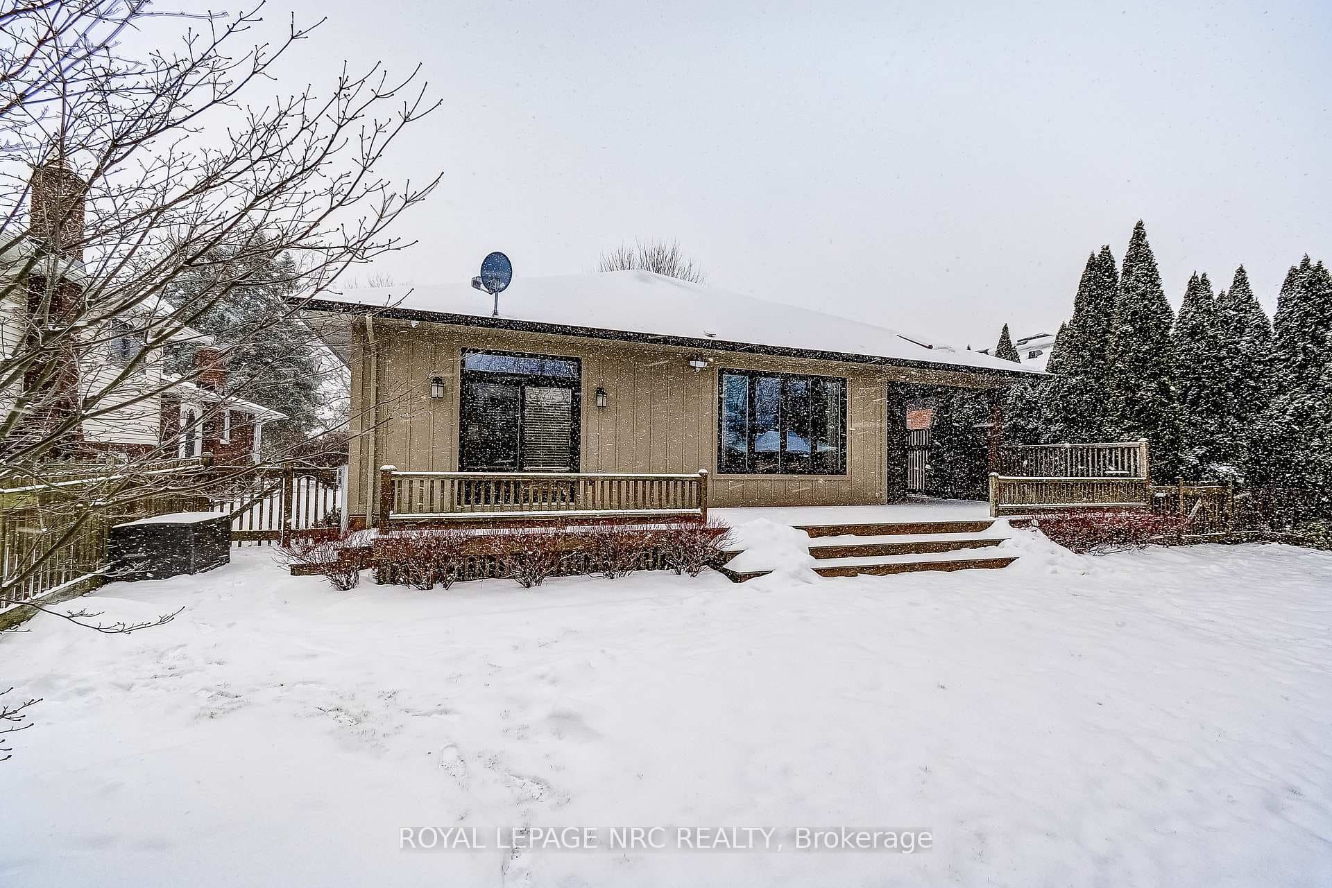 121 Flynn Street photo 42