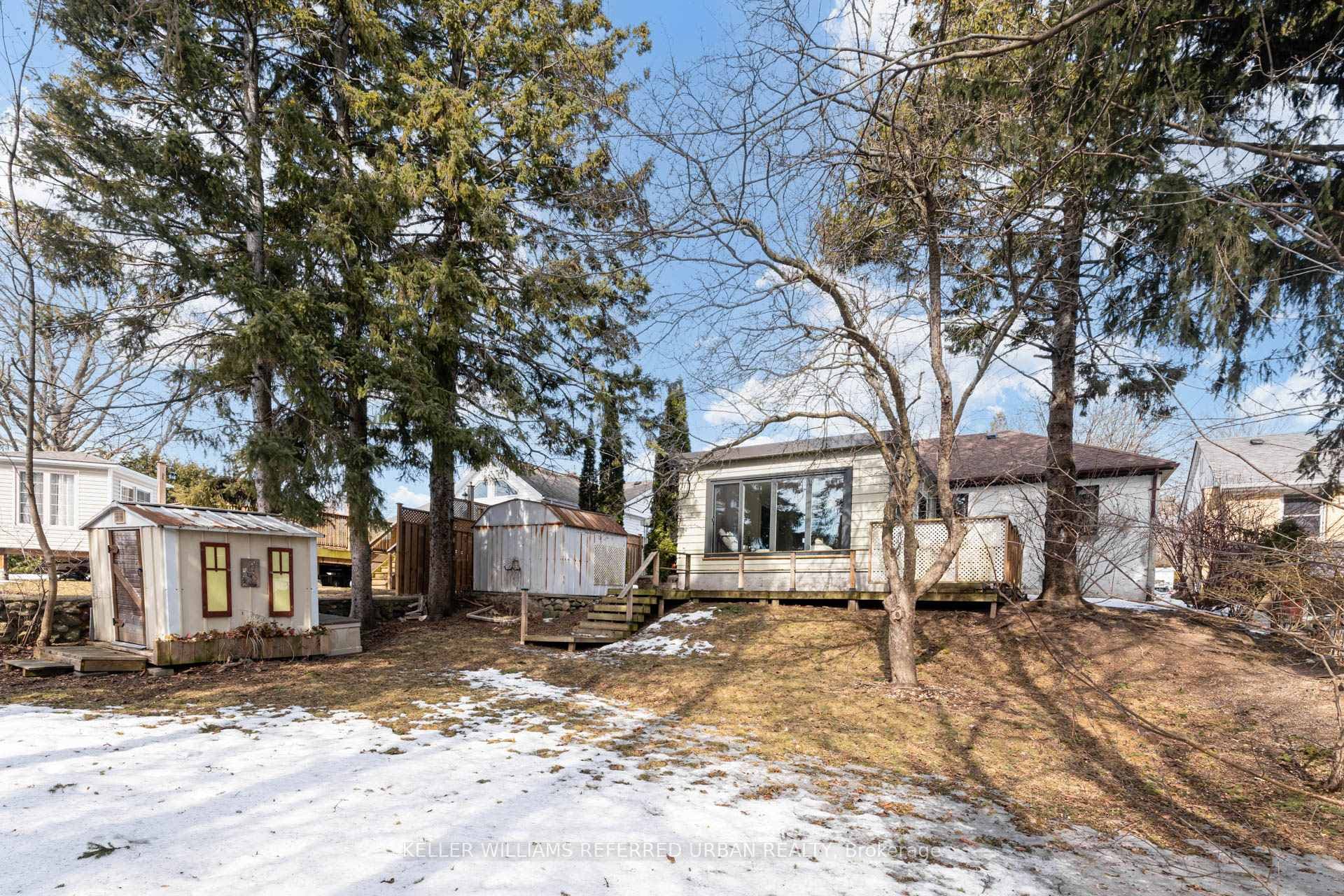 889 Parklane Avenue photo 50