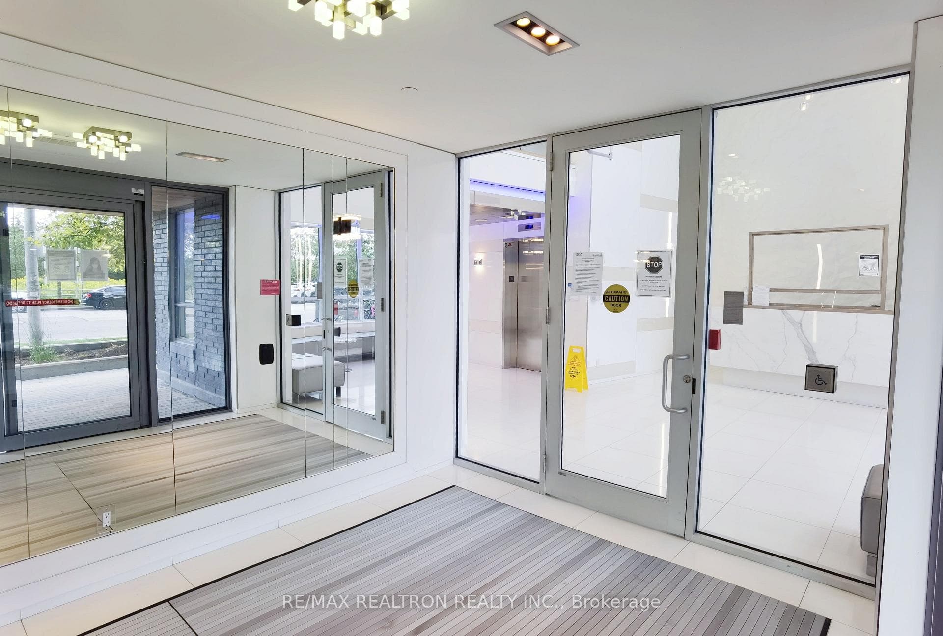 110 Marine Parade Drive Unit 909 photo 2