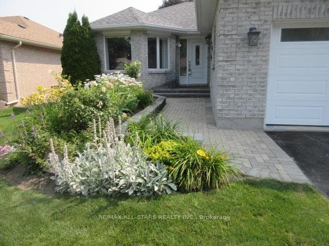 27 Hillview Drive photo 34