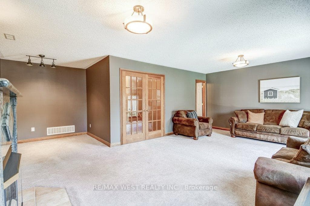 60 Sagewood Avenue photo 23