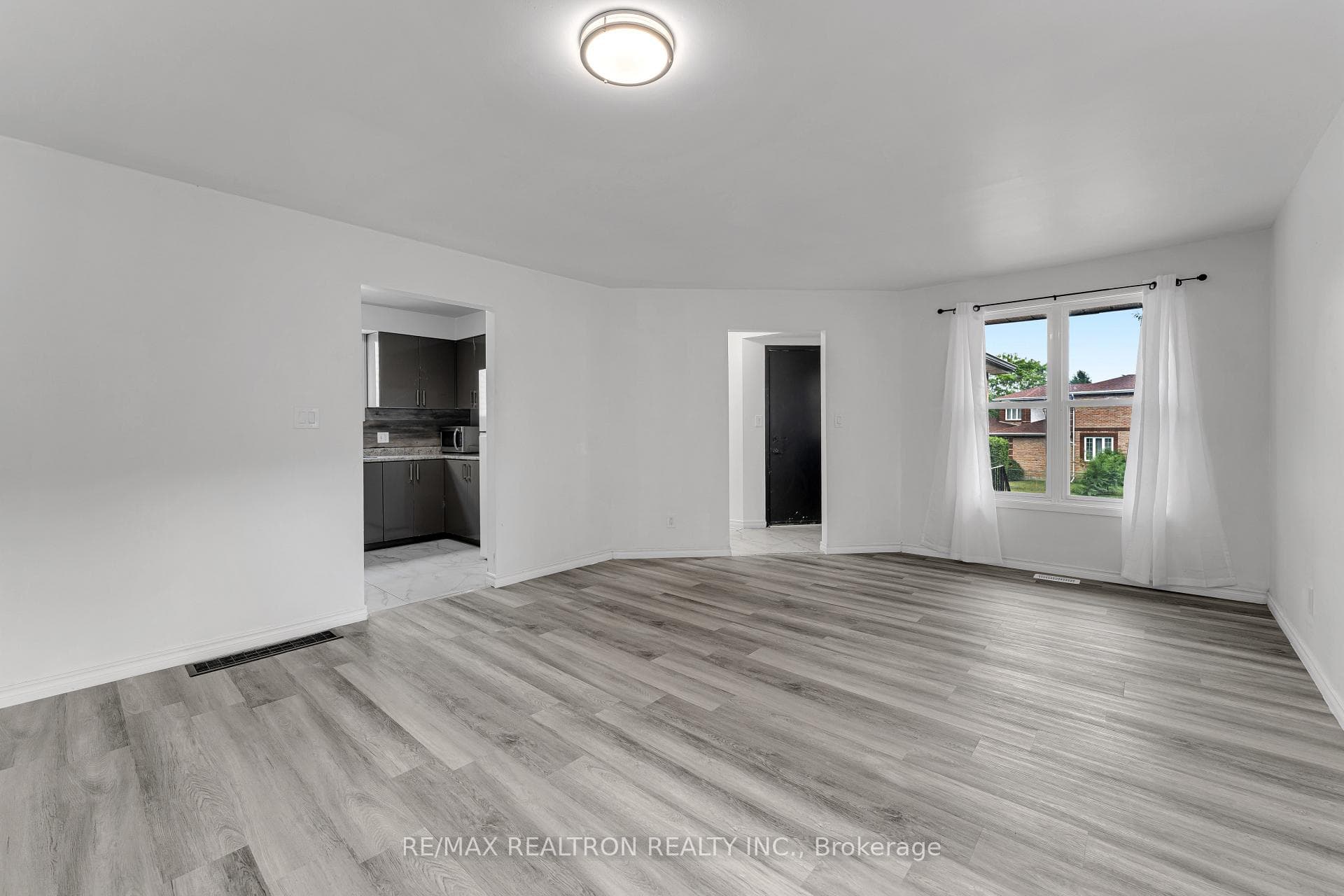 709 Ridley Drive photo 8