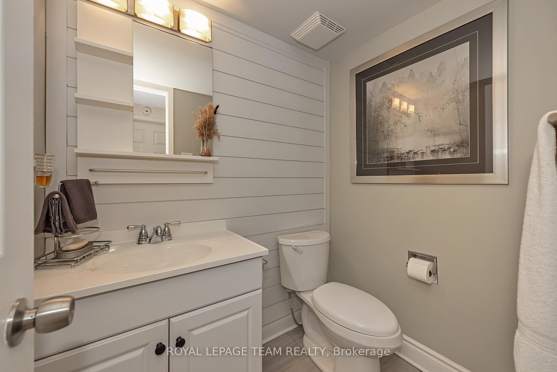 18 Benlea Drive Unit C photo 33
