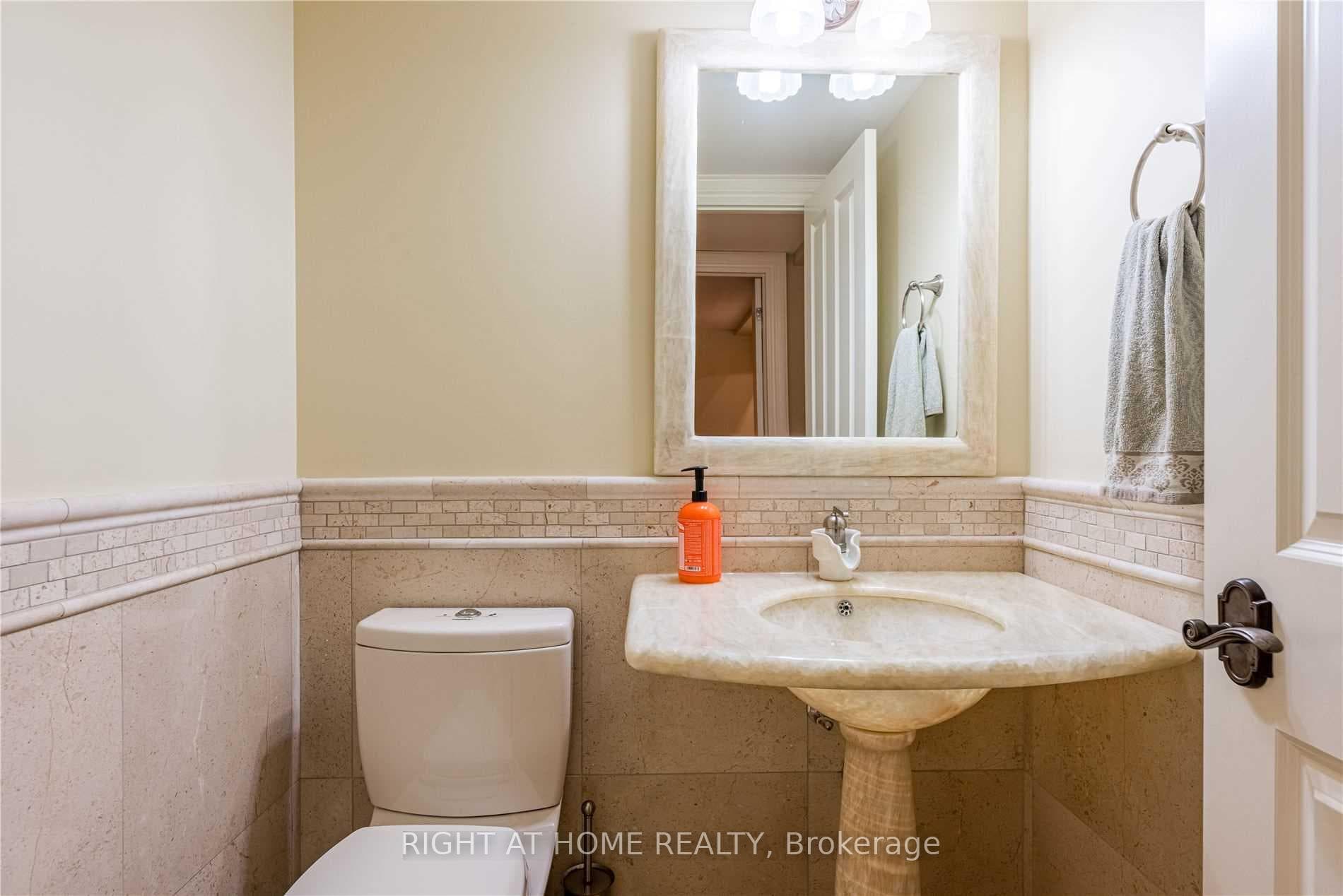 78 Raymar Place photo 34