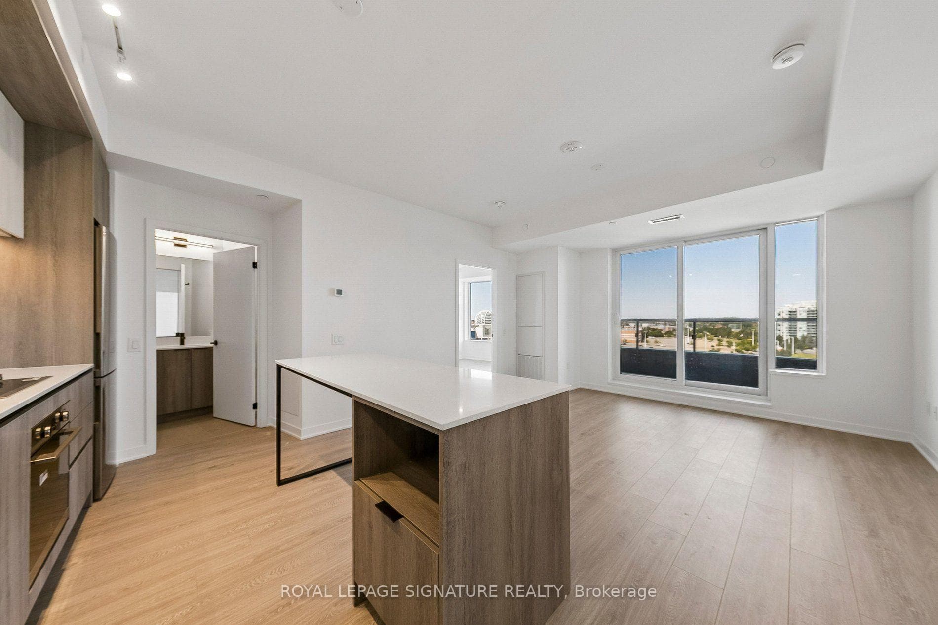2495 Eglinton Avenue Unit 908 photo 4