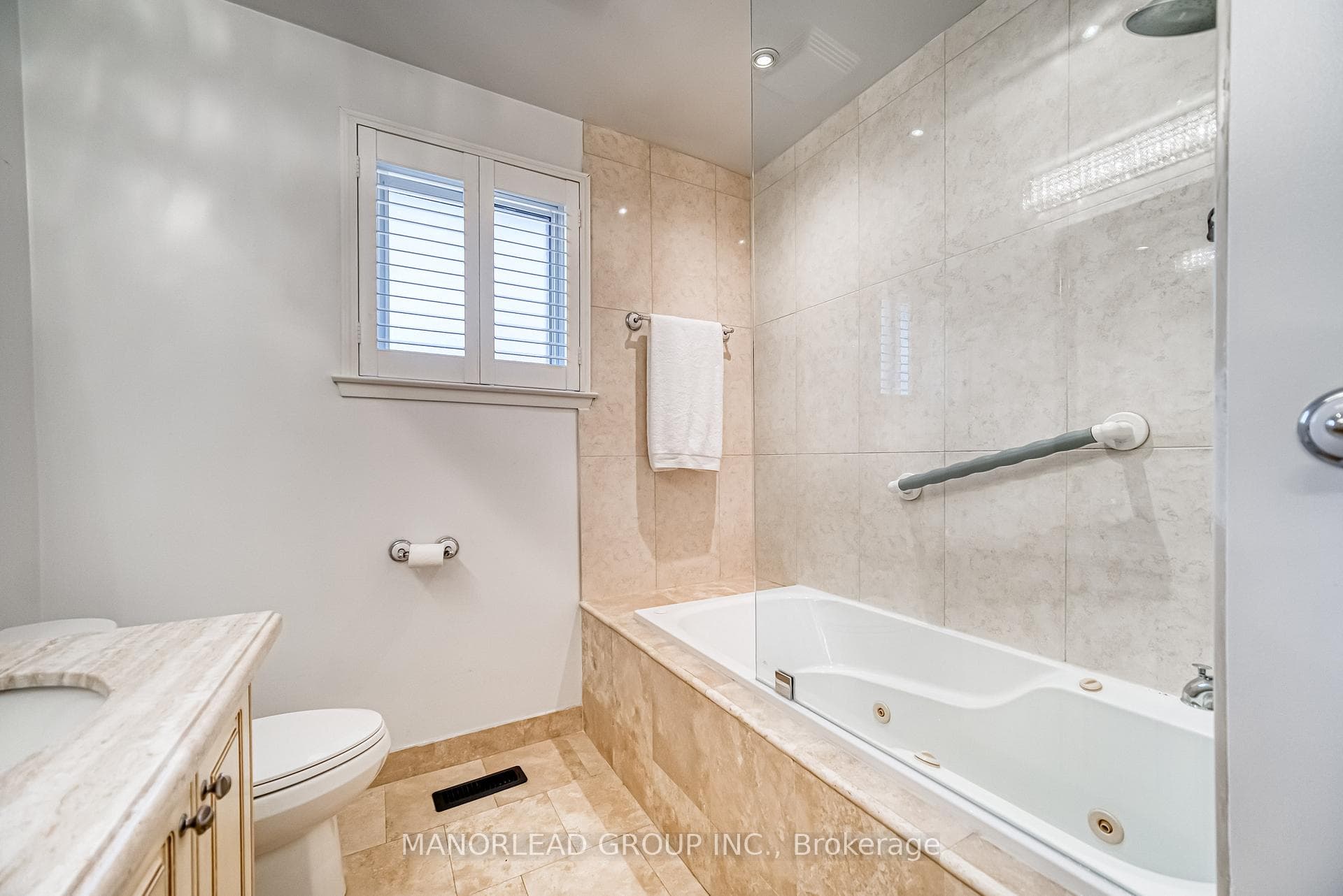 28 Kingslake Road Unit Upper photo 25