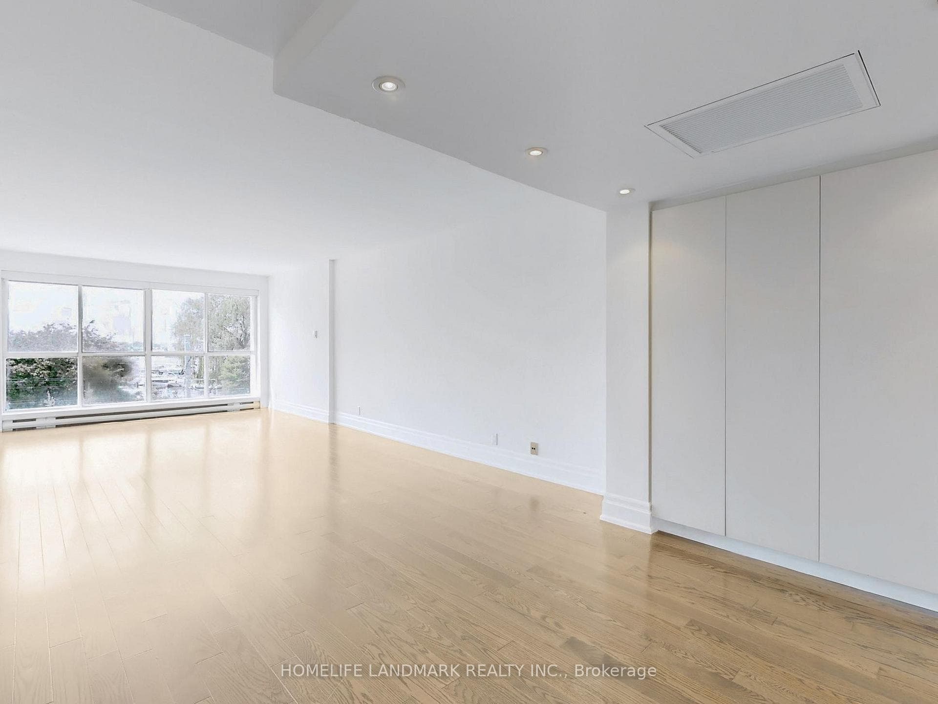480 Queens Quay Unit 304W photo 12