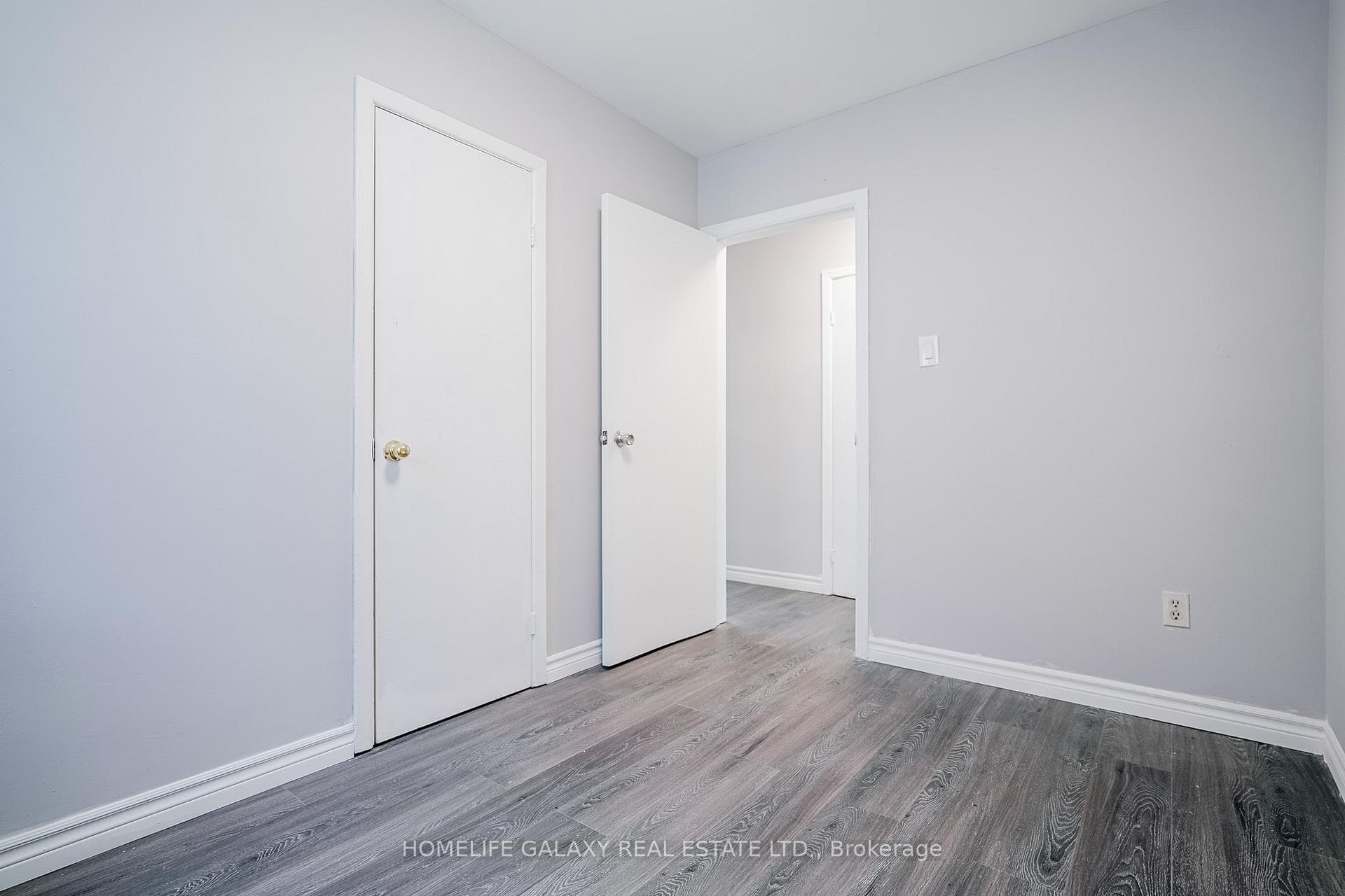 2971 Lawrence Avenue Unit 3 photo 14
