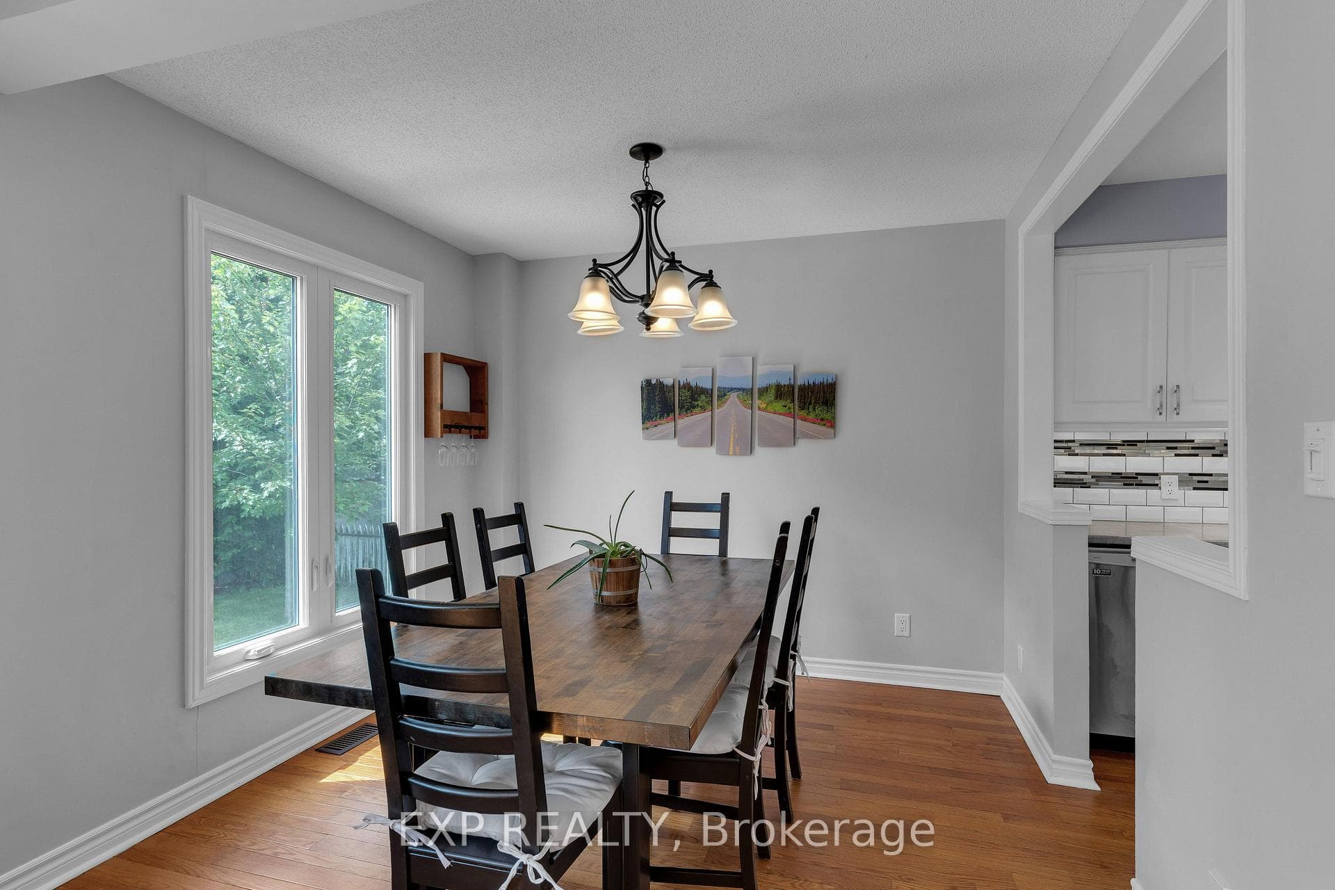 872 Muirfield Crescent photo 9