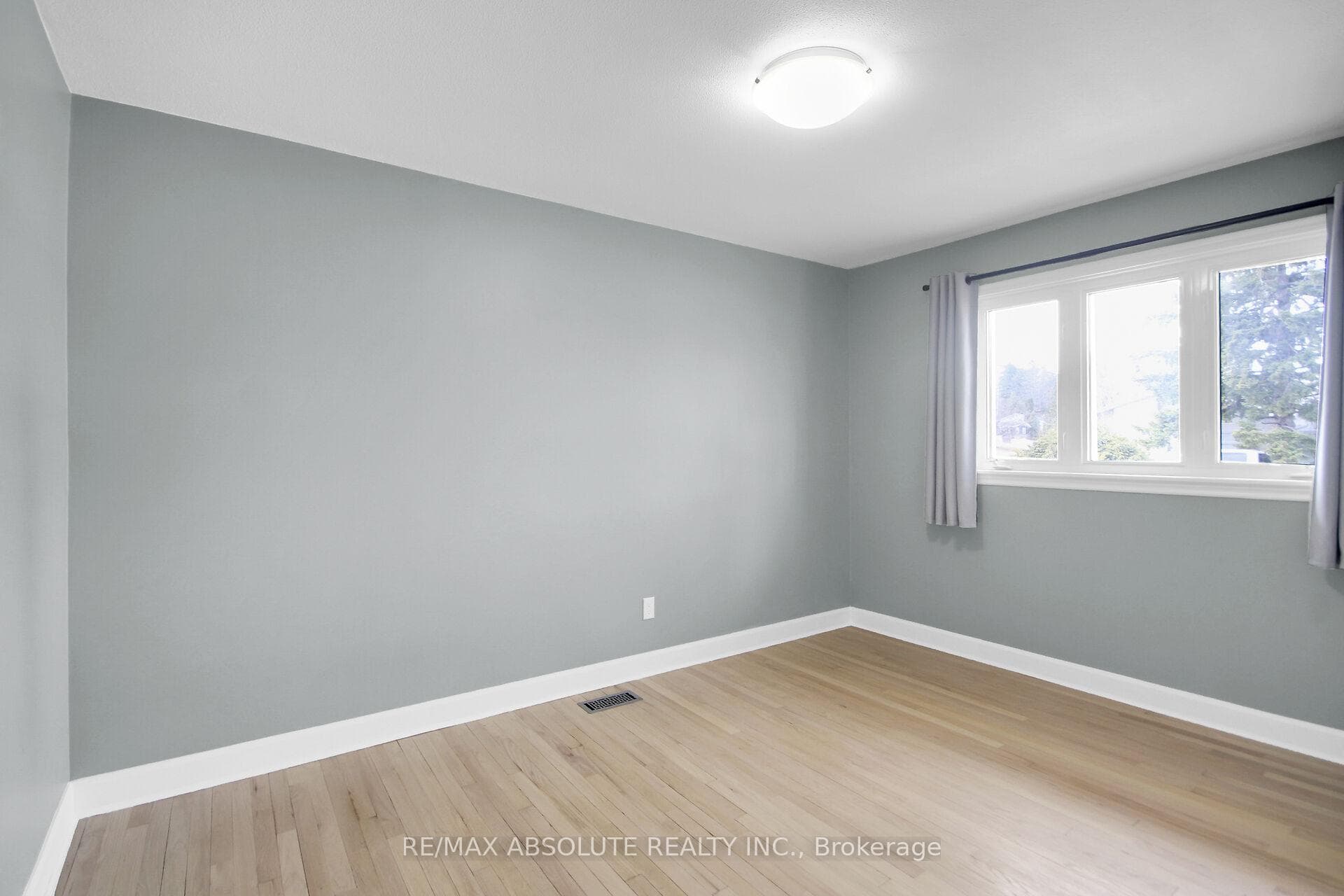 60 Foothills Drive photo 32