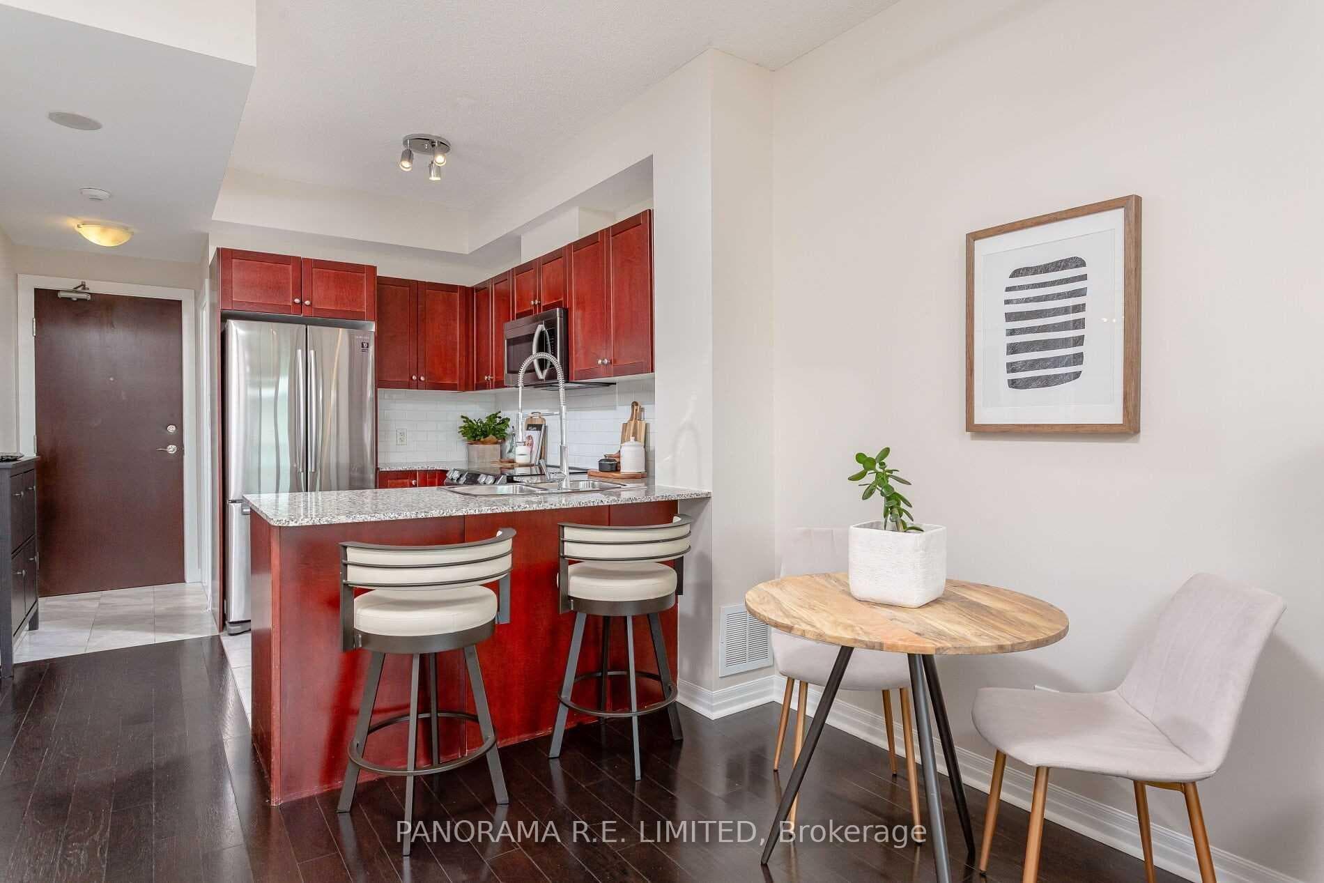 1359 Rathburn Road Unit 210 photo 10