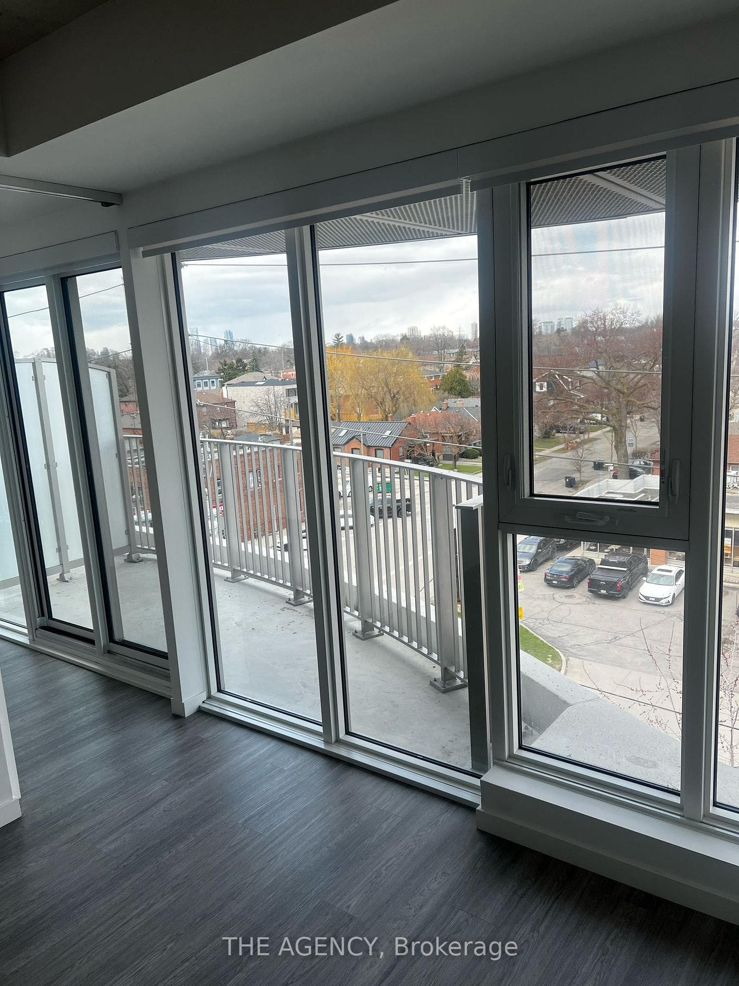 689 The Queensway N/A Unit 517 photo 8