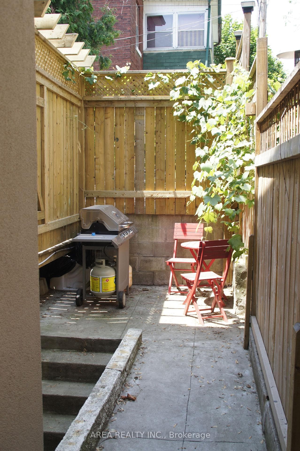 476 Crawford Street photo 2