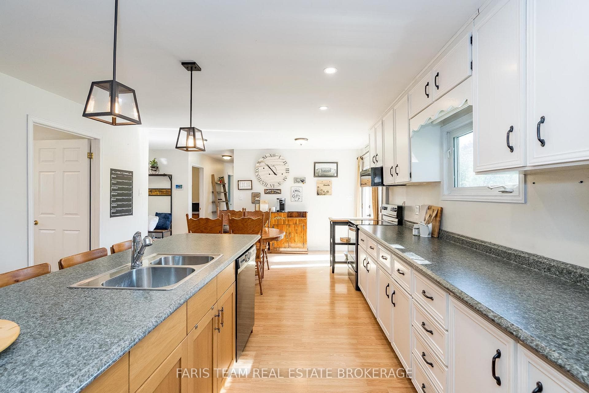 2243 Anderson Line photo 7