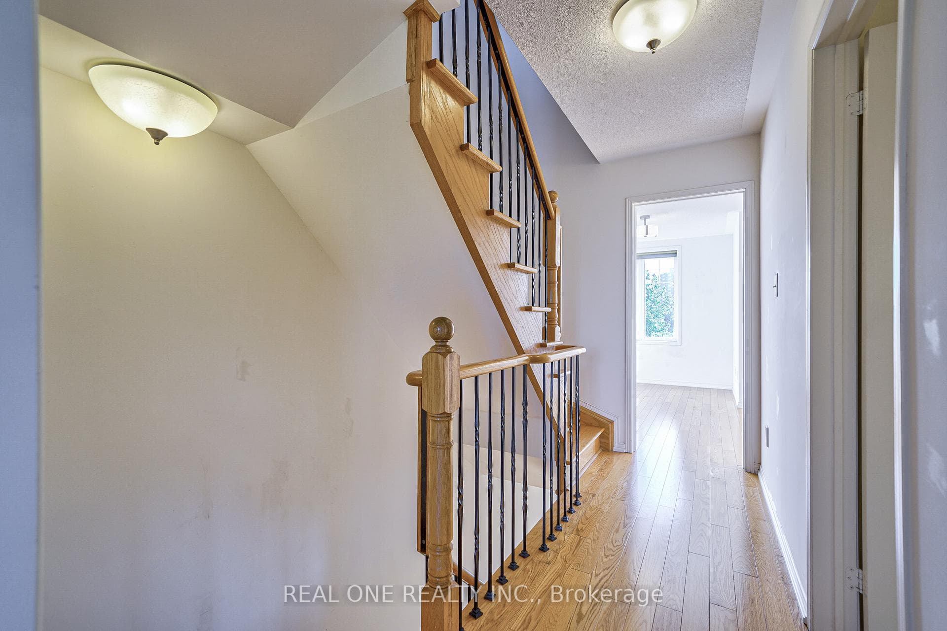77 John Bell Crescent photo 14