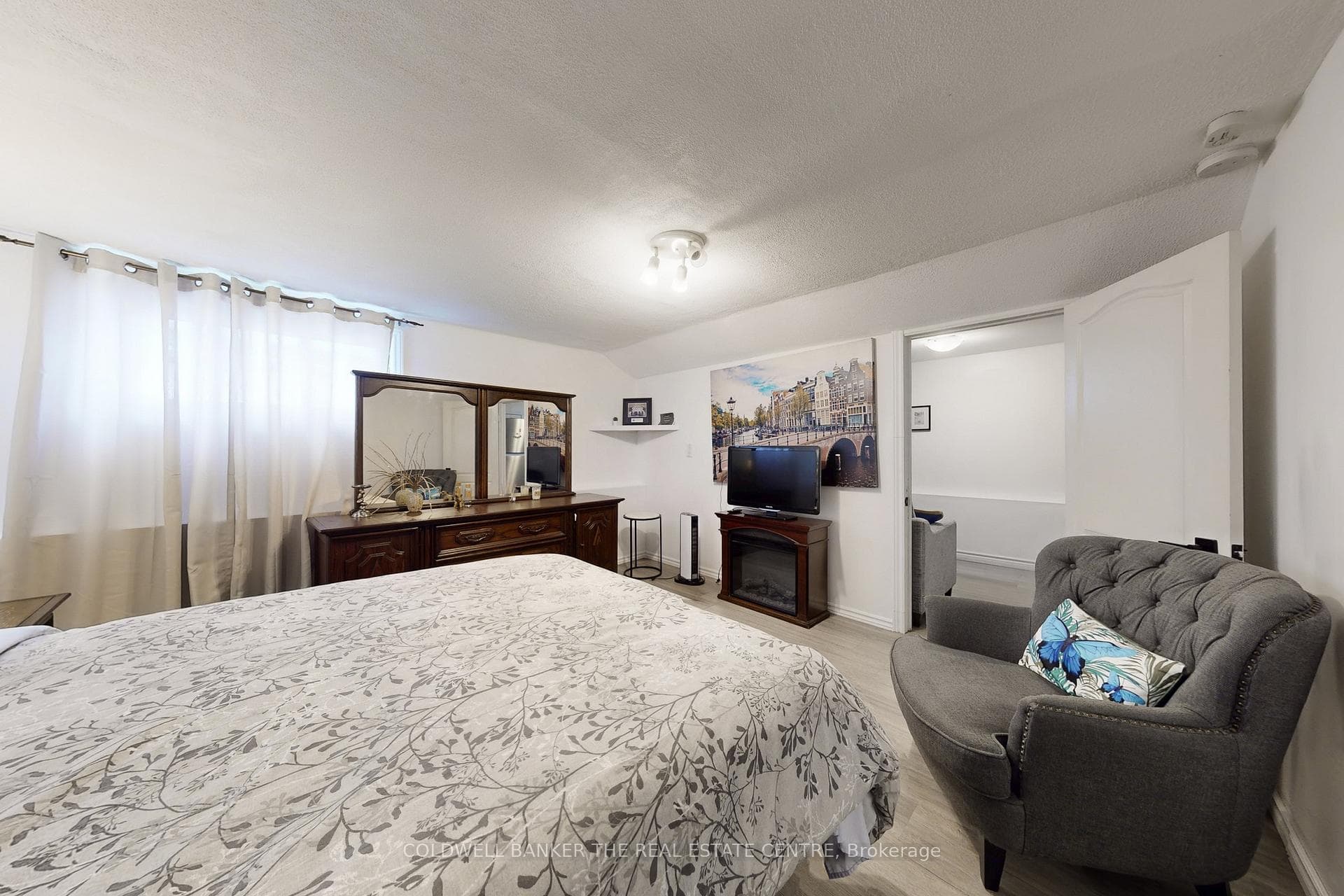 8352 Main Lisle Street photo 36