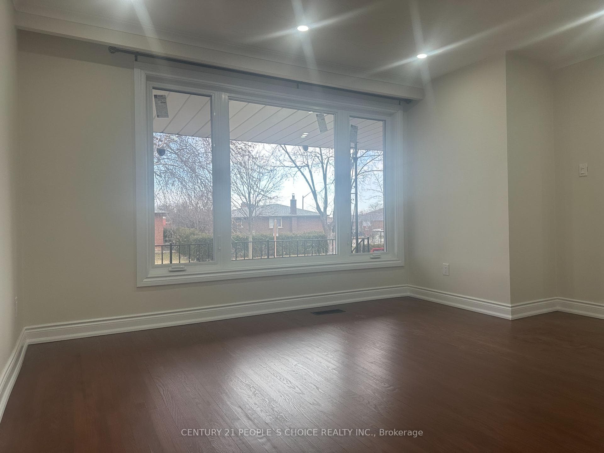 7490 Middleshire Drive photo 10