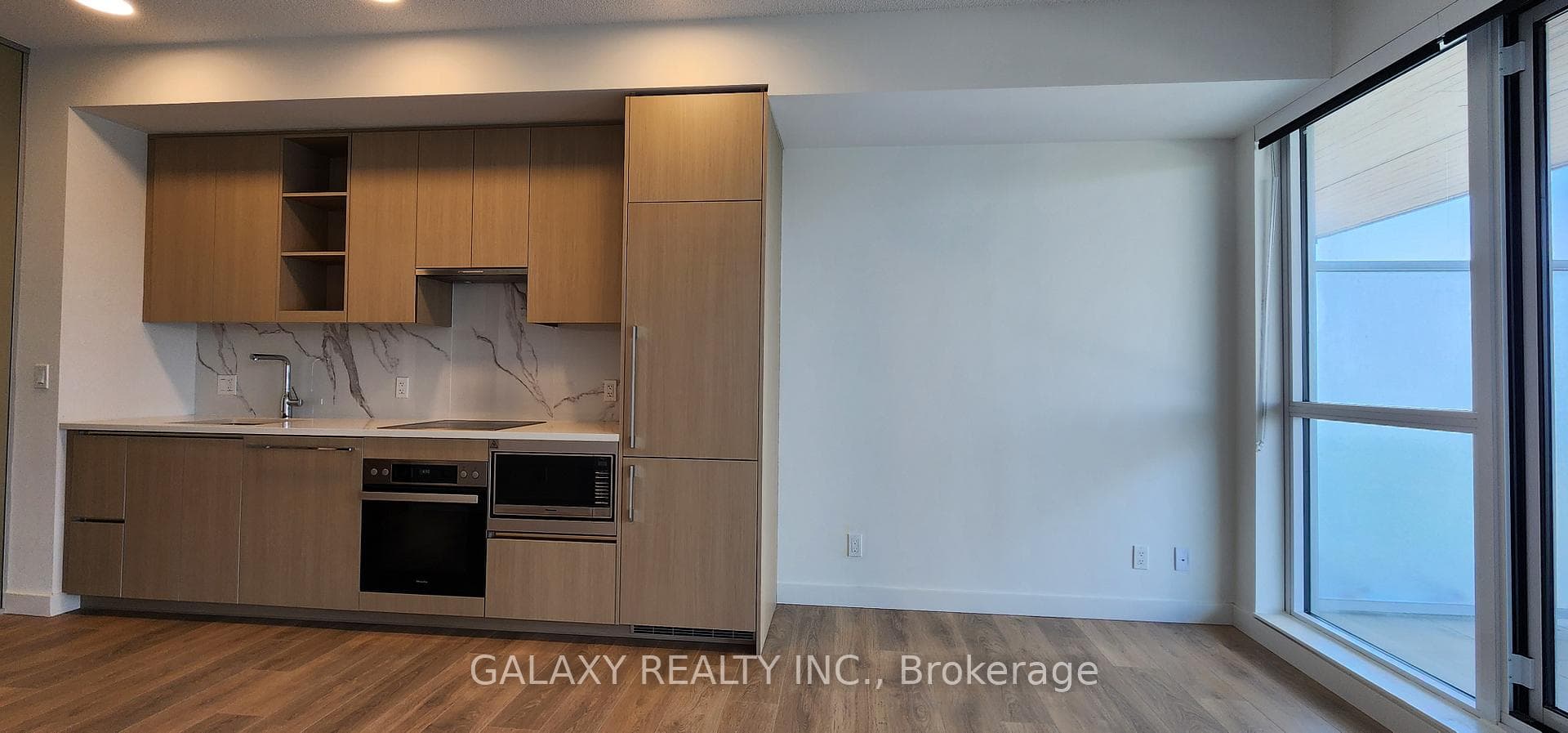 27 McMahon Drive Unit 1208 photo 7