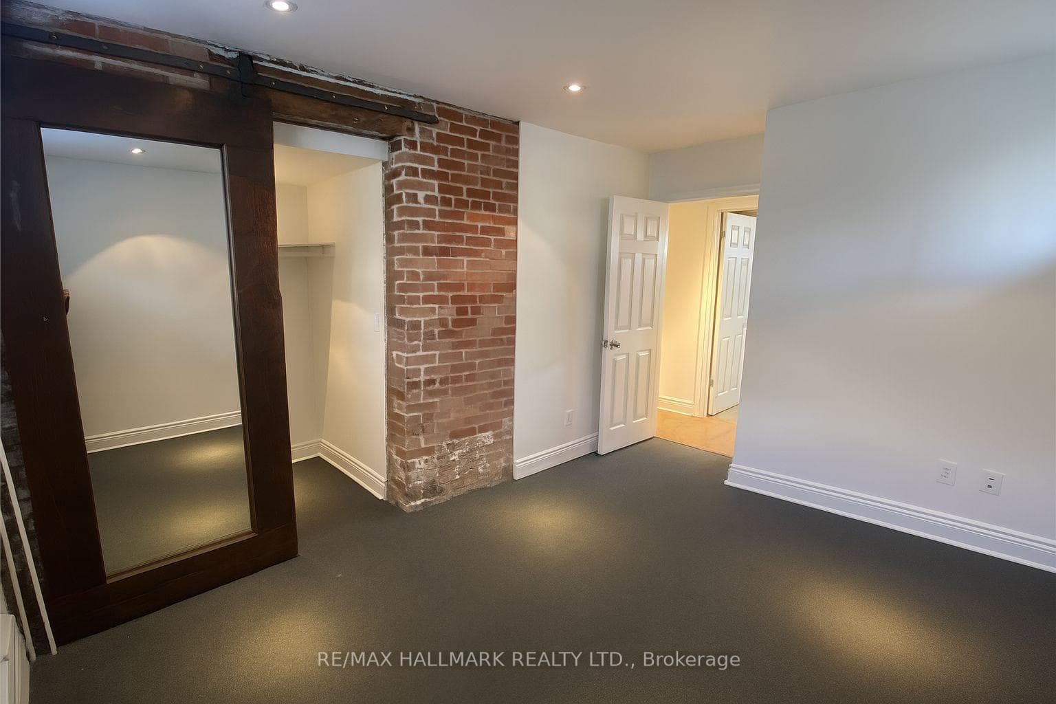 20 Triller Avenue Unit 1 photo 17