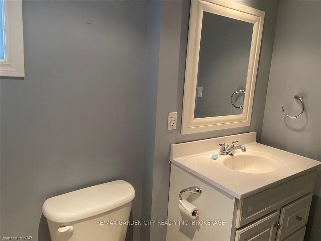 9 STONEGATE Drive Unit Lower photo 9