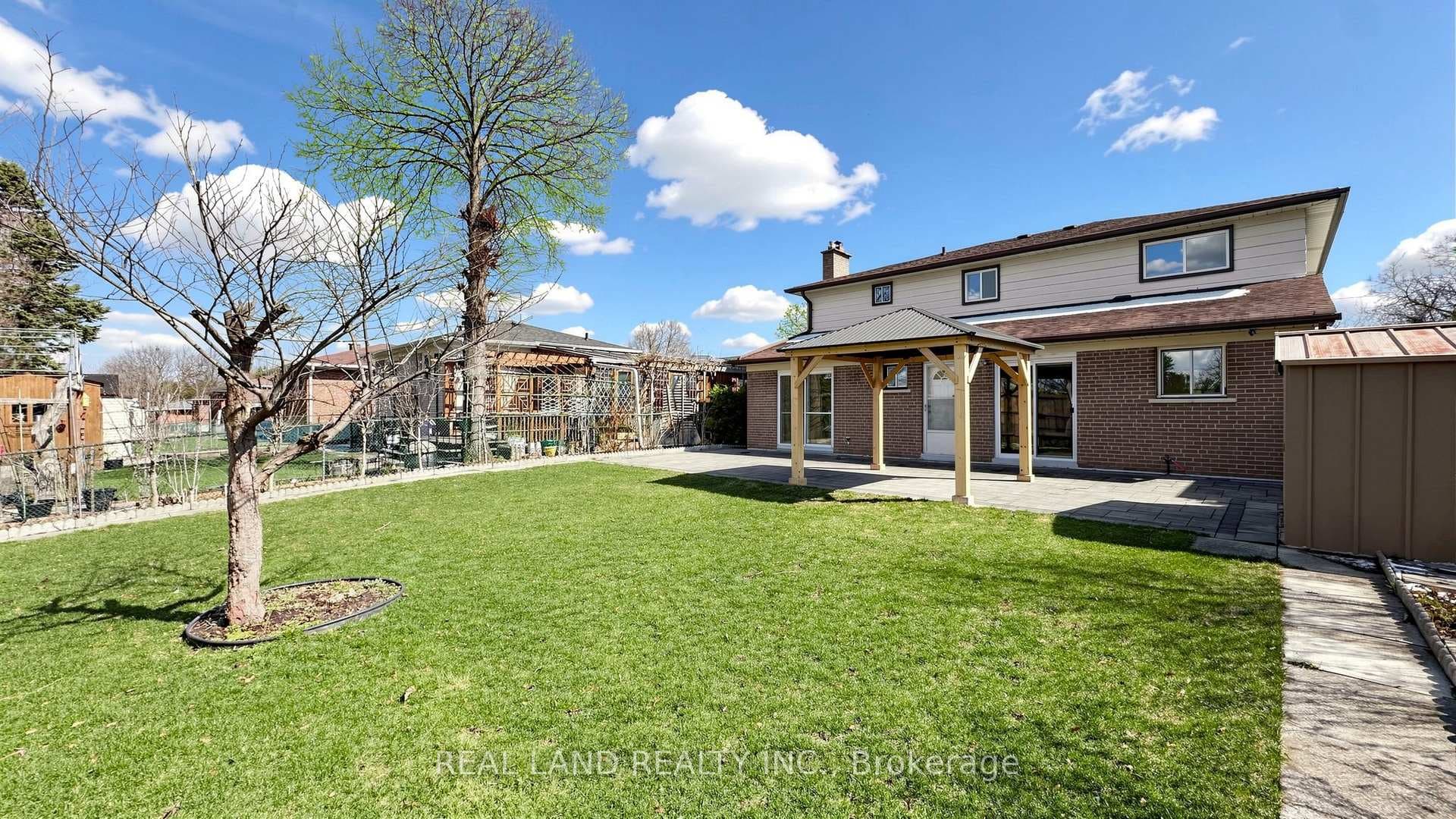 54 Marblemount Crescent photo 40