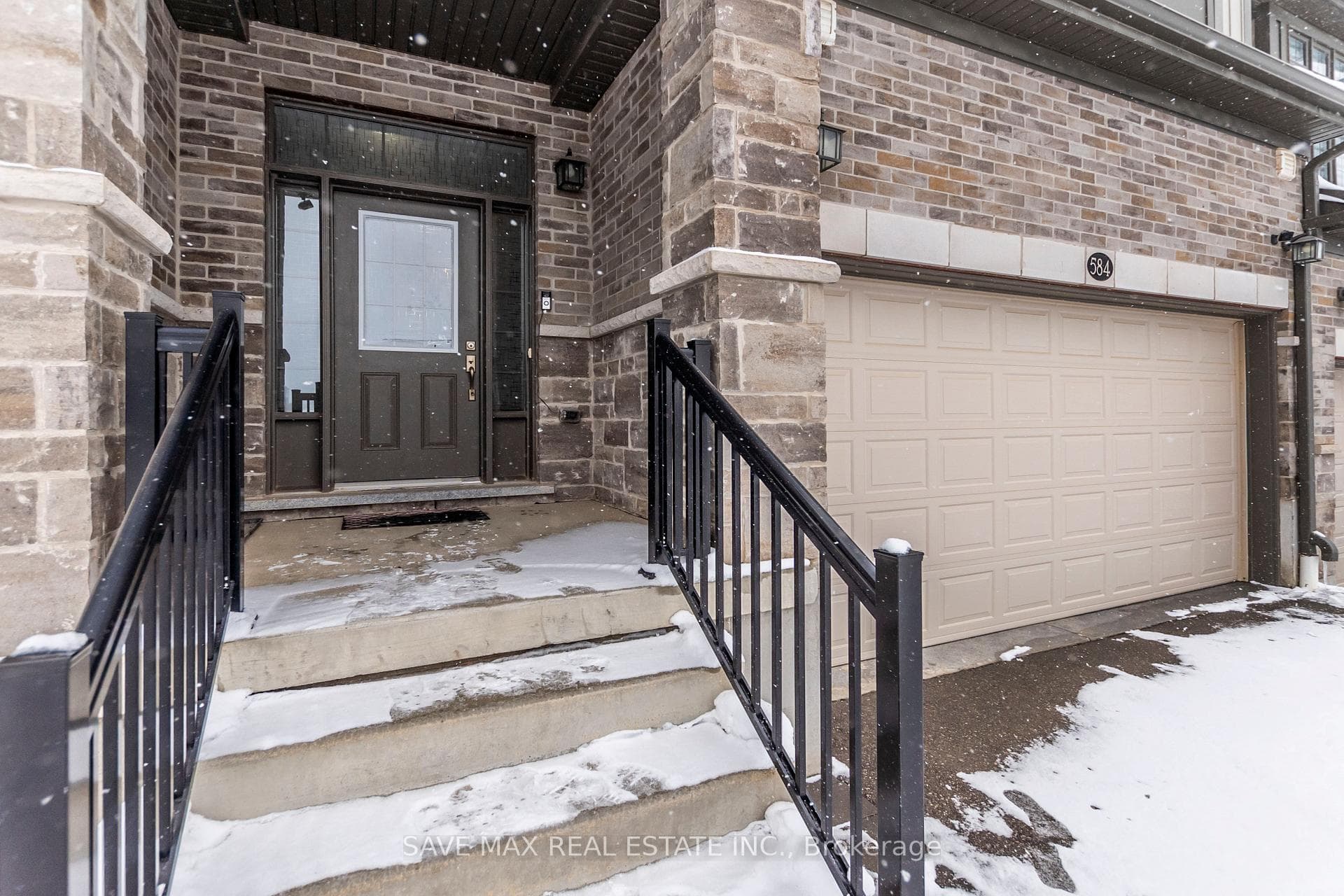 584 Mayapple Street photo 2