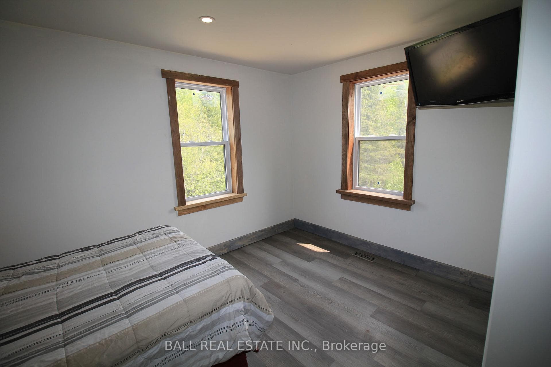 99 Moore Lane photo 23