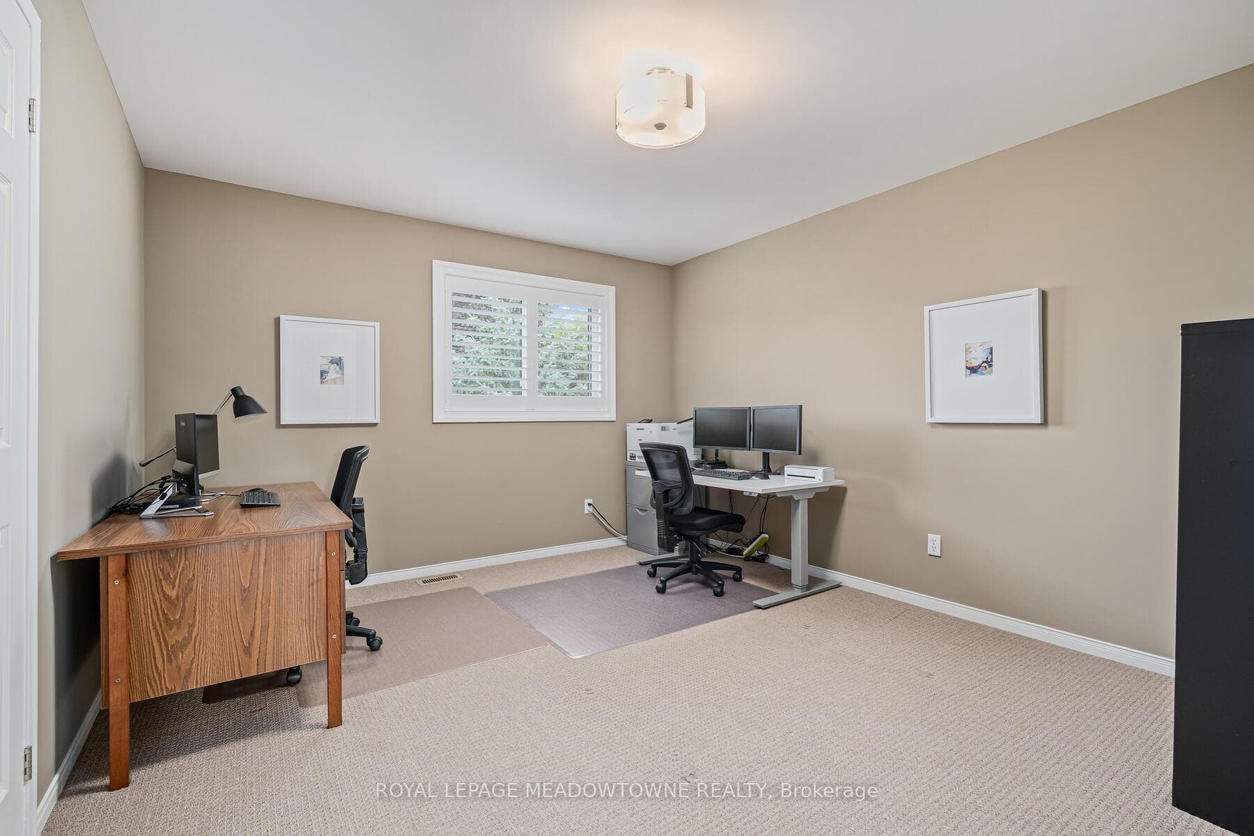 92 LAUCHLIN Crescent photo 30