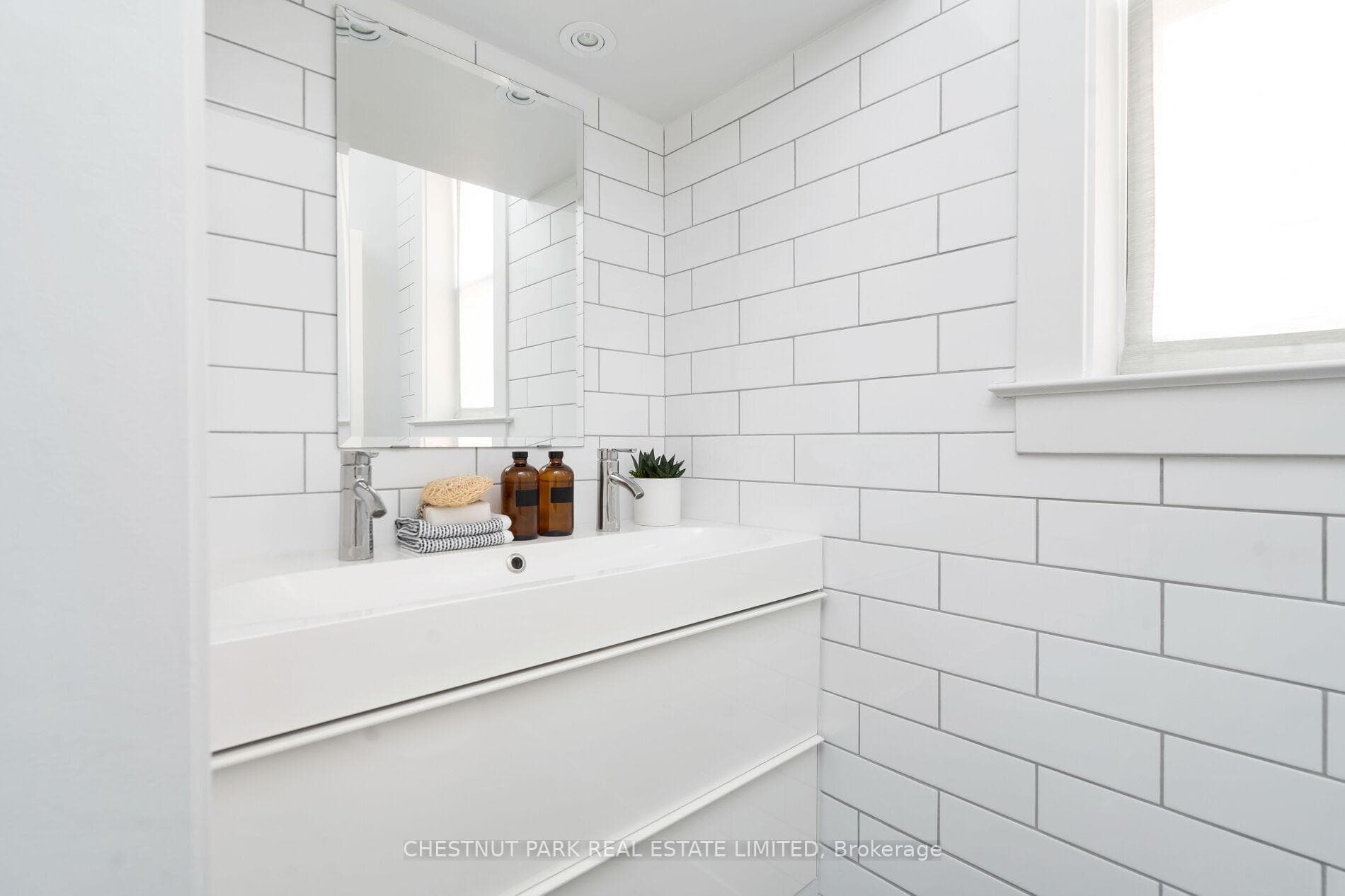 102 West Lynn Avenue photo 25