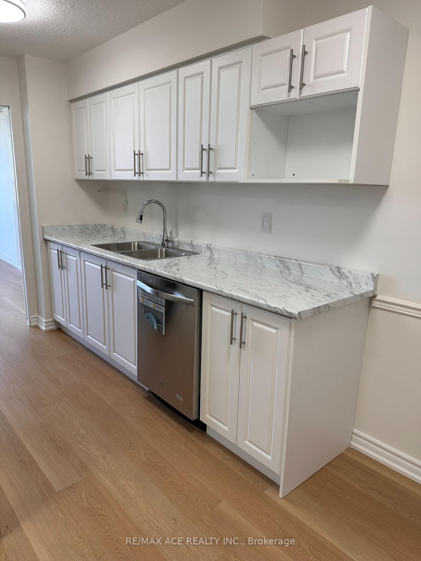 25 Sunrise Avenue Unit 506 photo 20