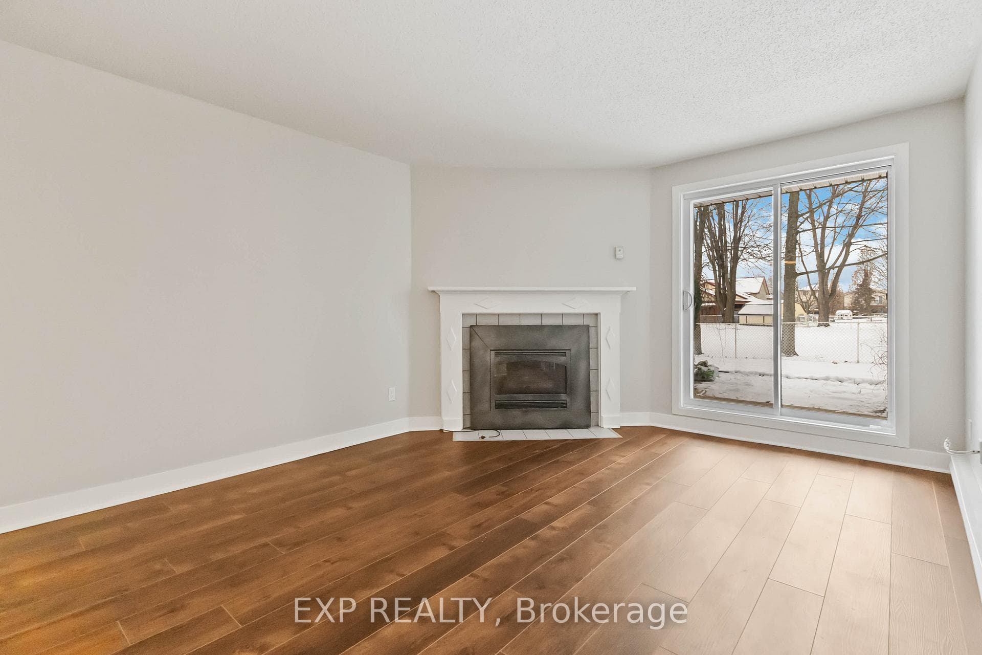 725 Deveron Crescent Unit 111 photo 20