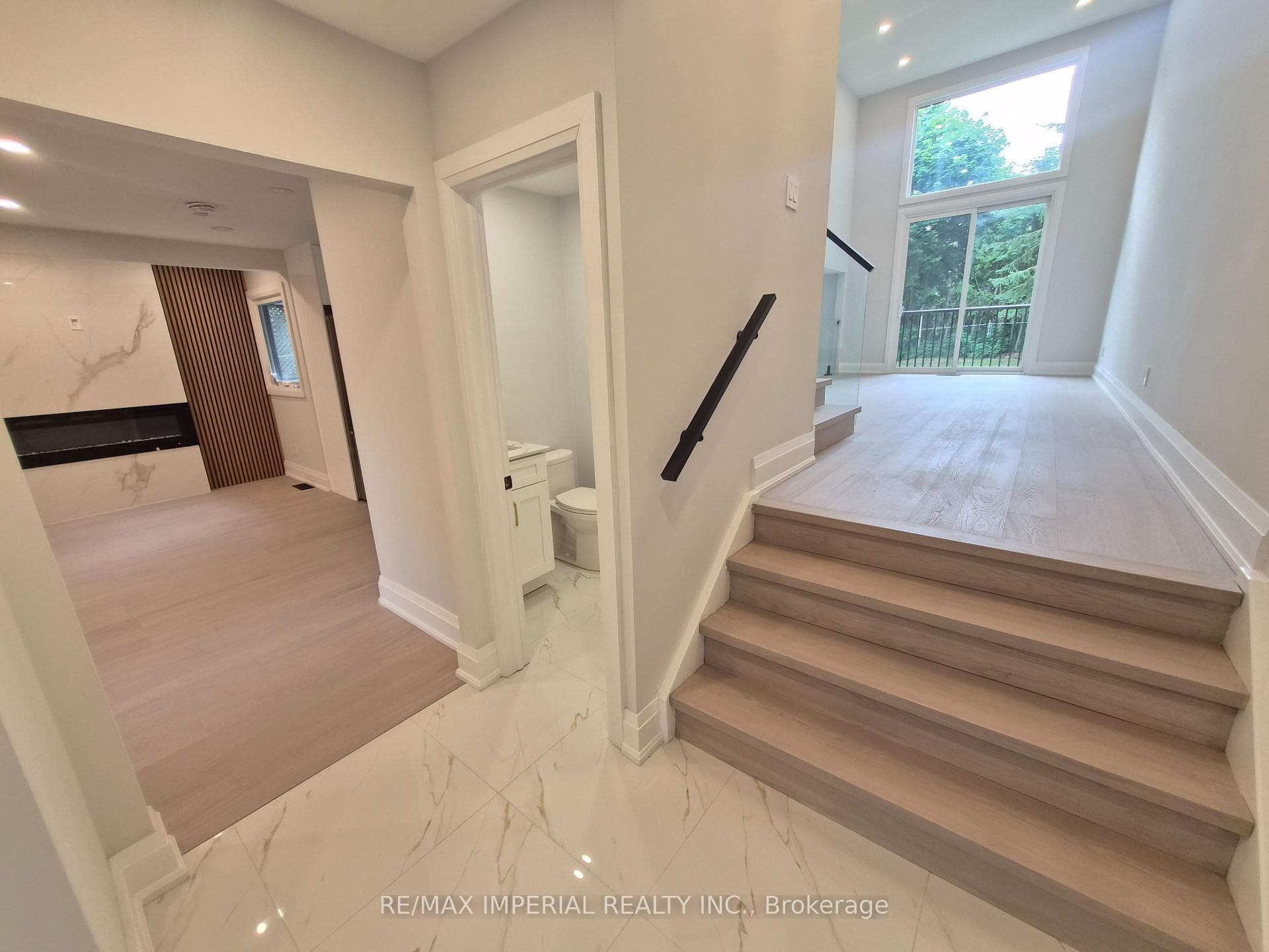 191 Avenue Road photo 8